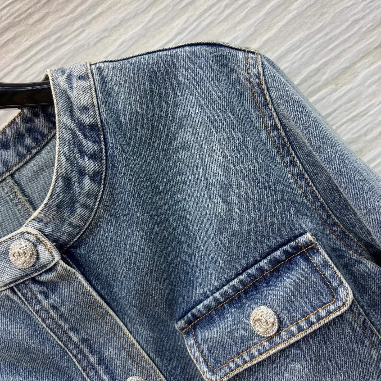 Куртки И Пуховики Женские Chanel 16968