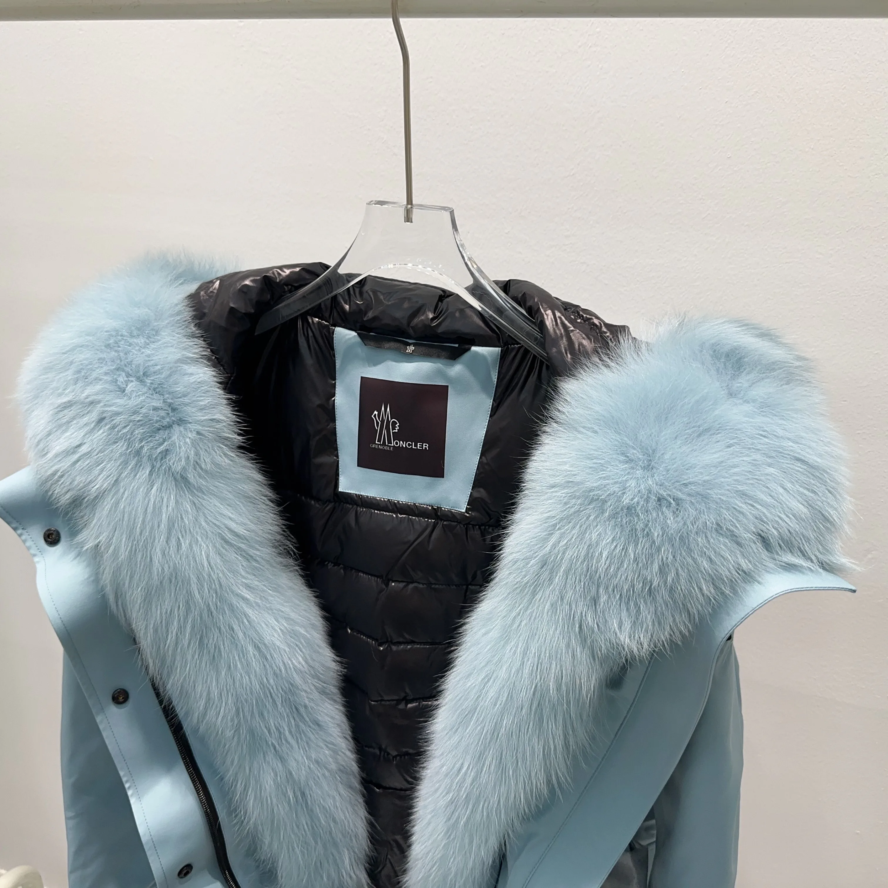 Куртки И Пуховики Женские Moncler 18710216
