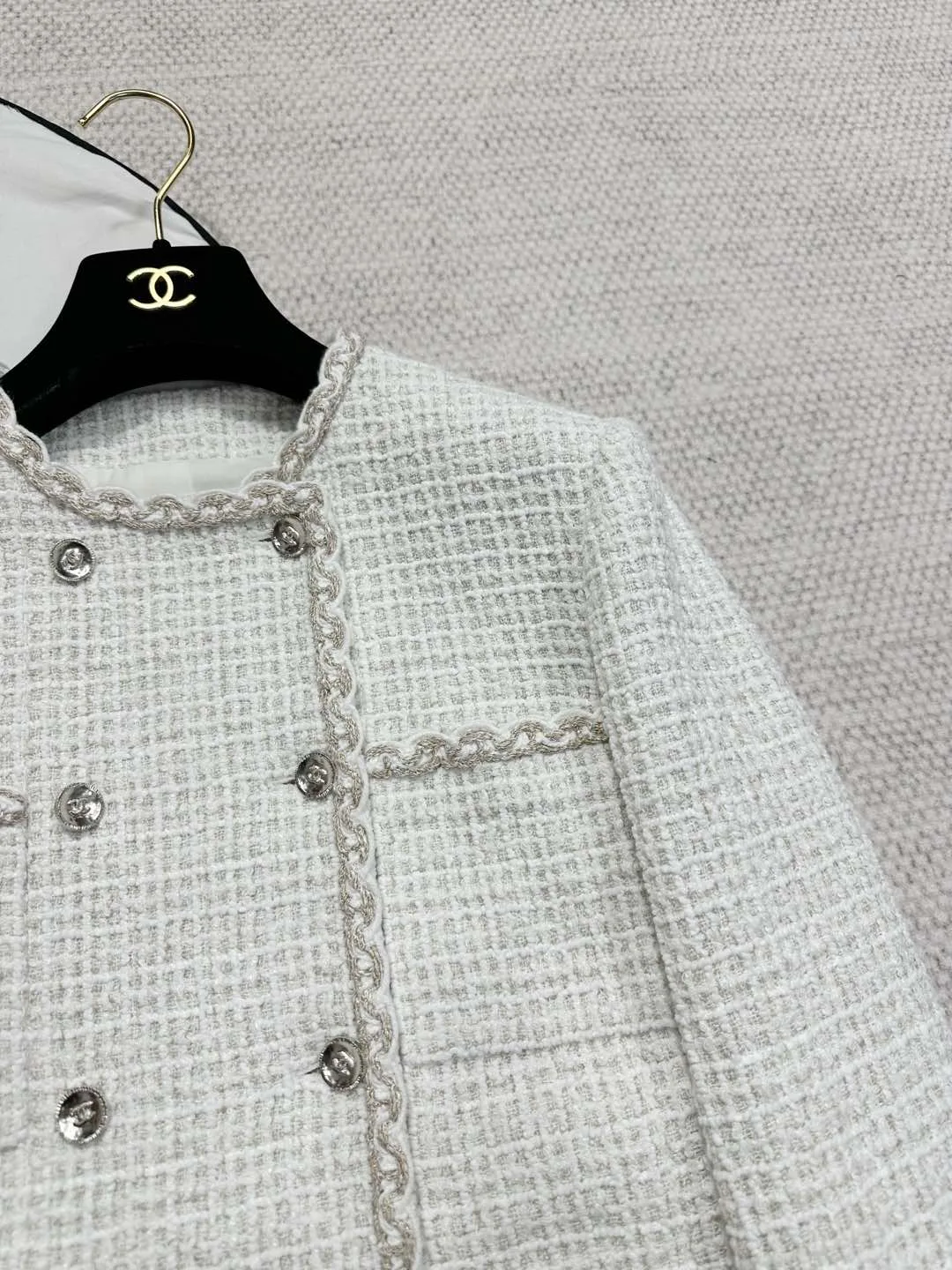 Куртки И Пуховики Женские Chanel 1580