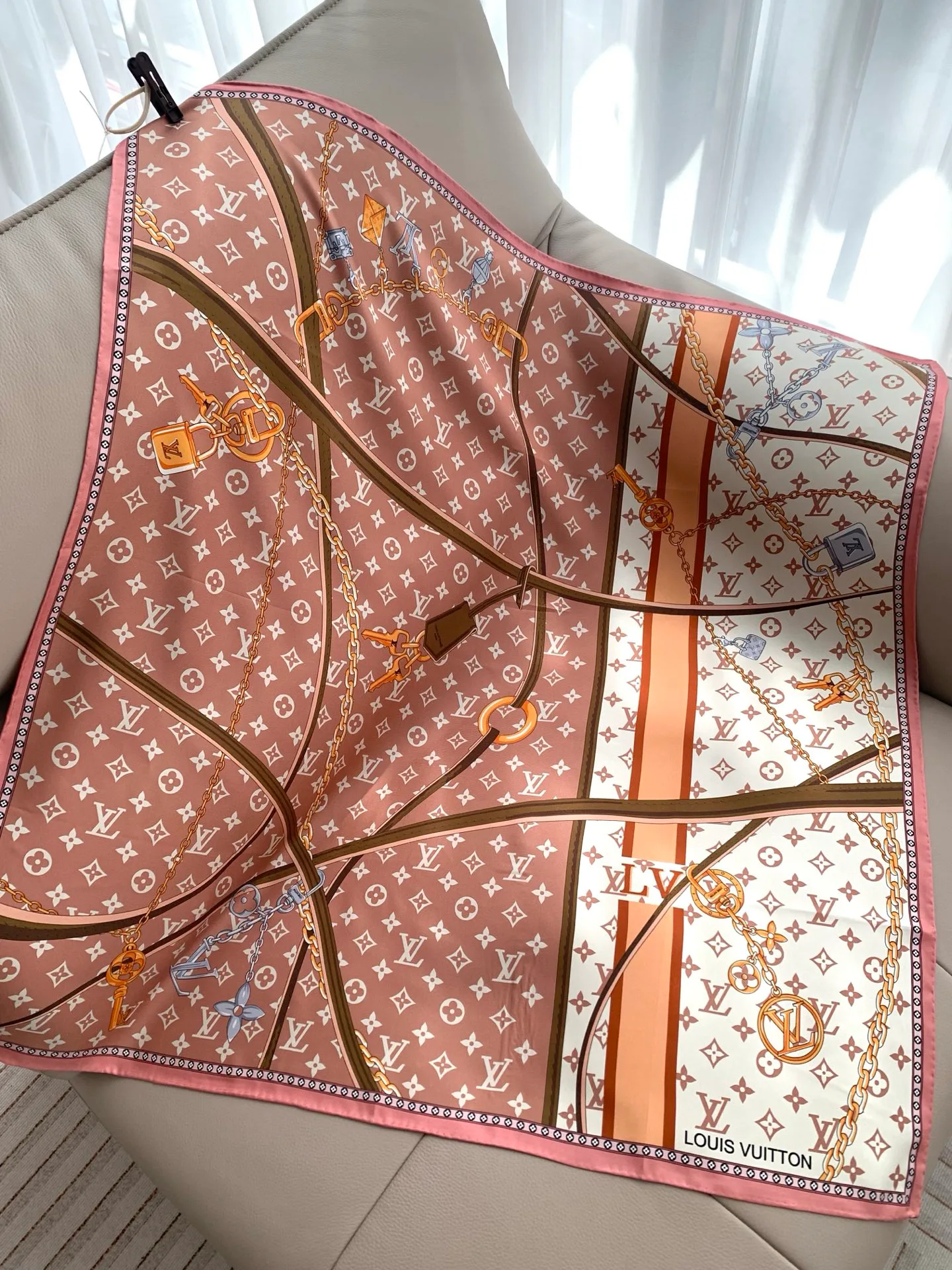 Платки Louis Vuitton 18675539