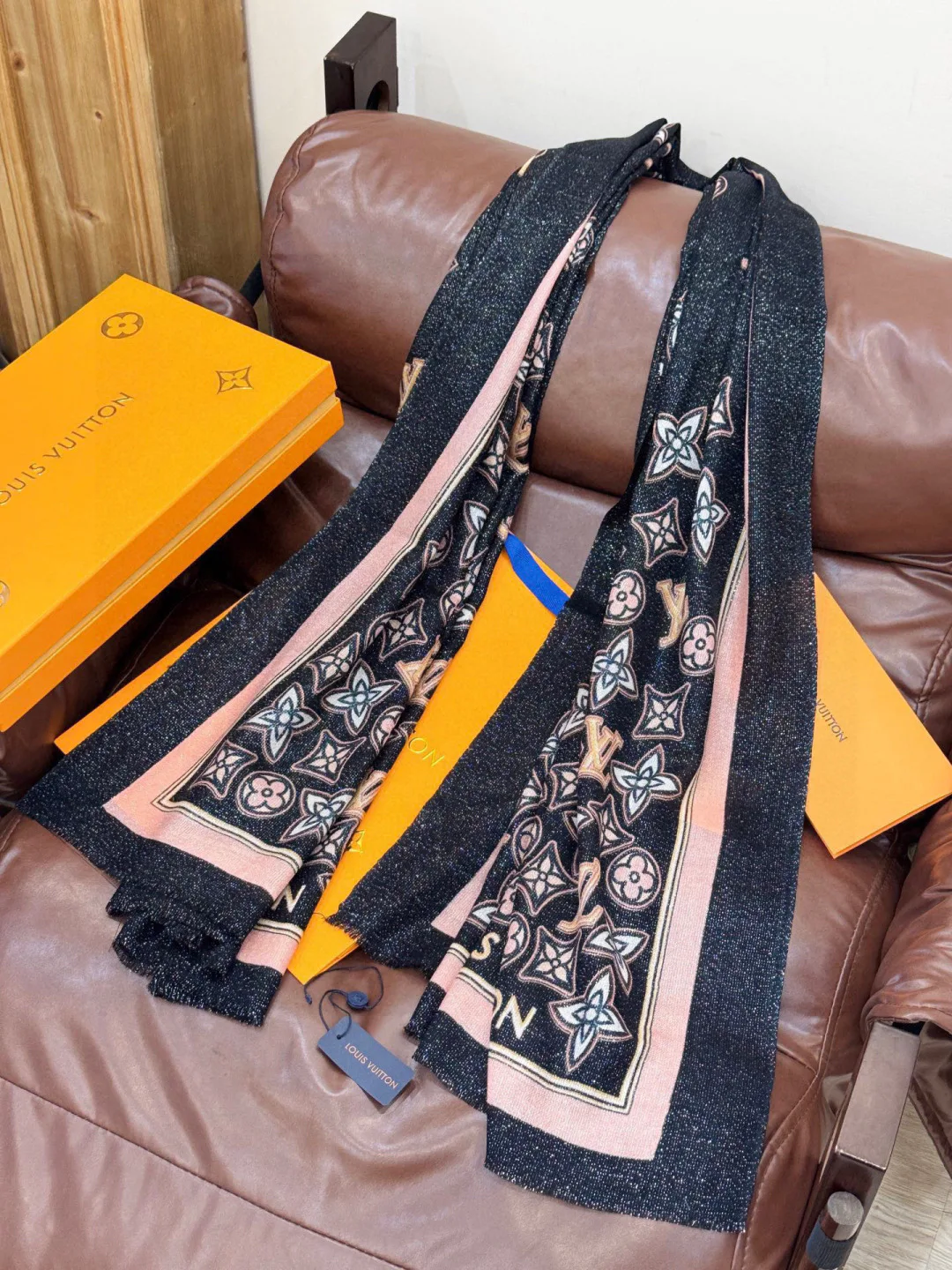 Шарфы Louis Vuitton 18675644
