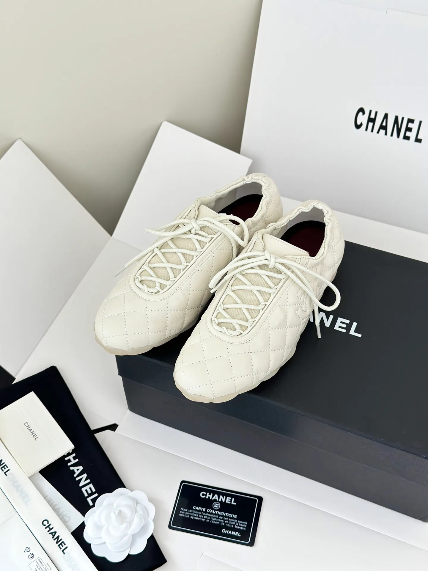 Кроссовки Женские Chanel 18764917