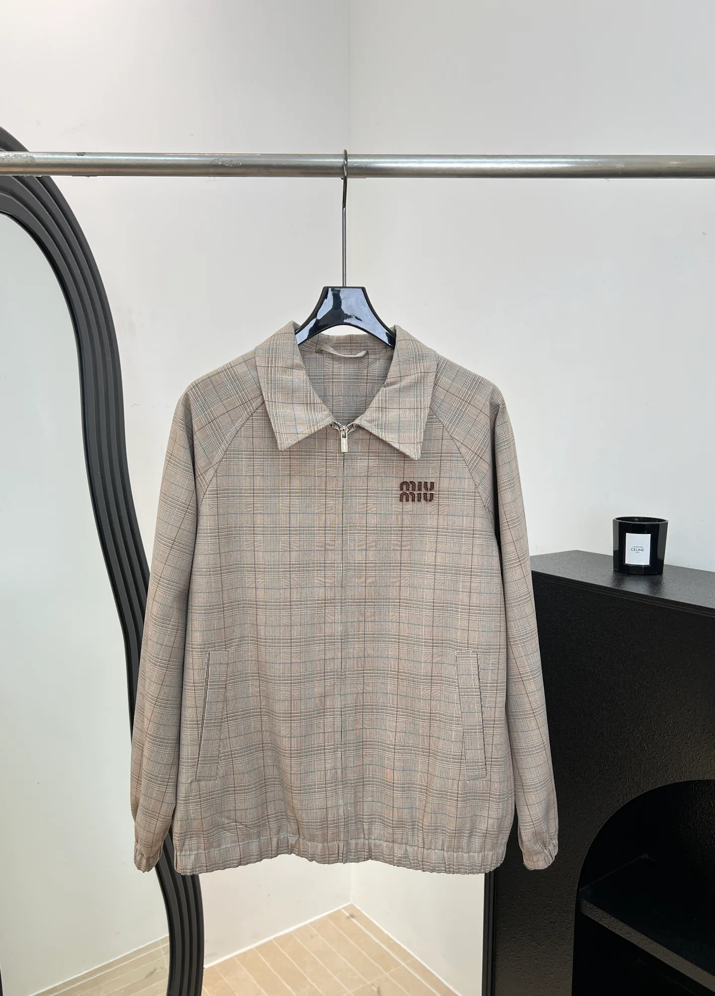 Куртки И Пуховики Женские Miu Miu 17882352
