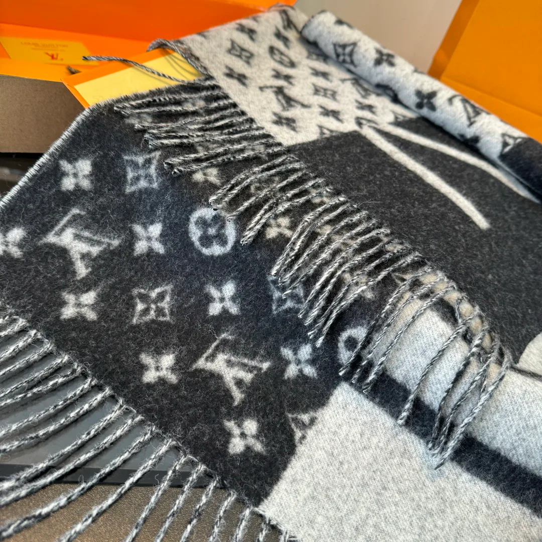 Шарфы Louis Vuitton 18627237