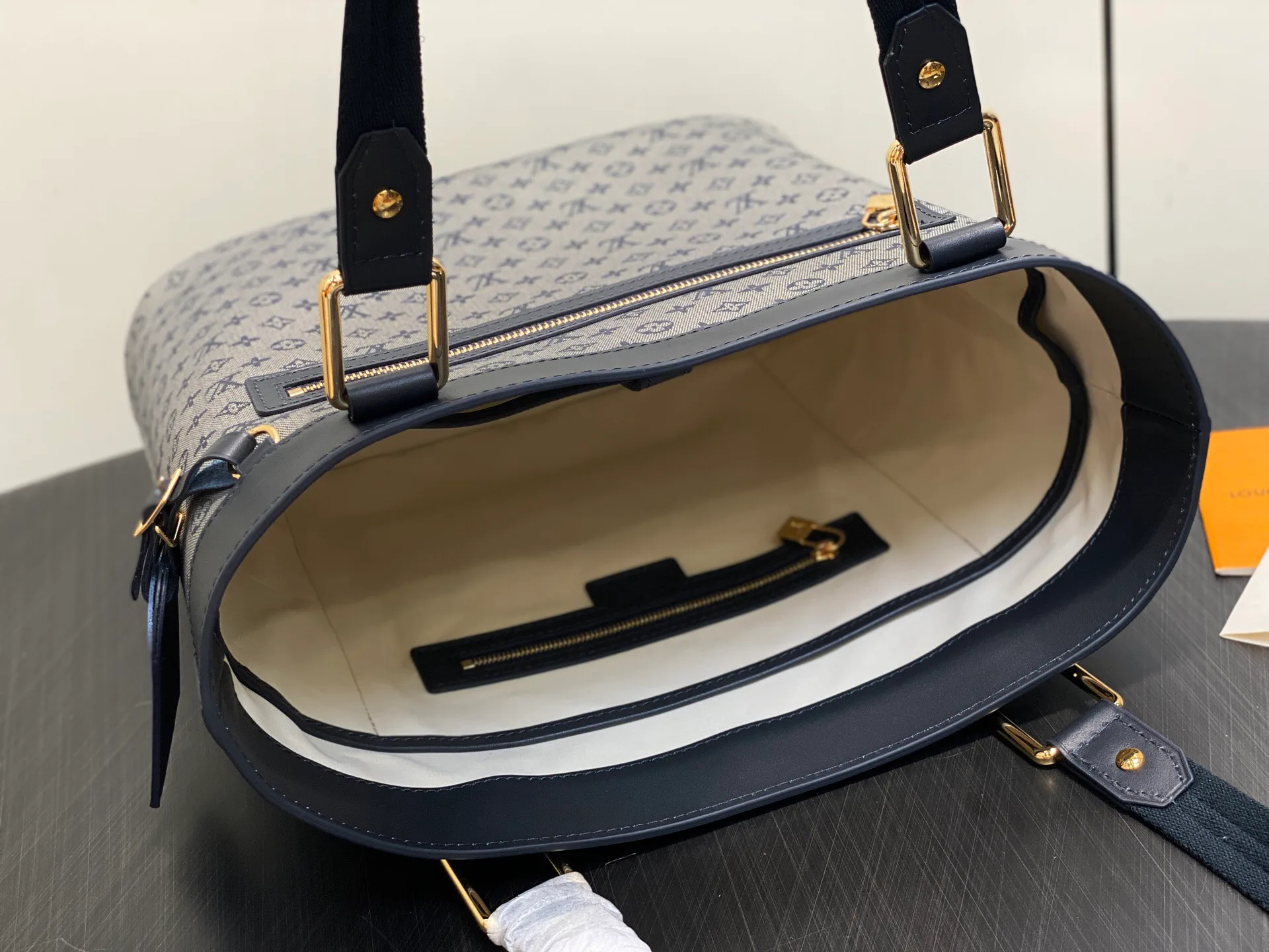 Классические Сумки Женские Louis Vuitton 17499399