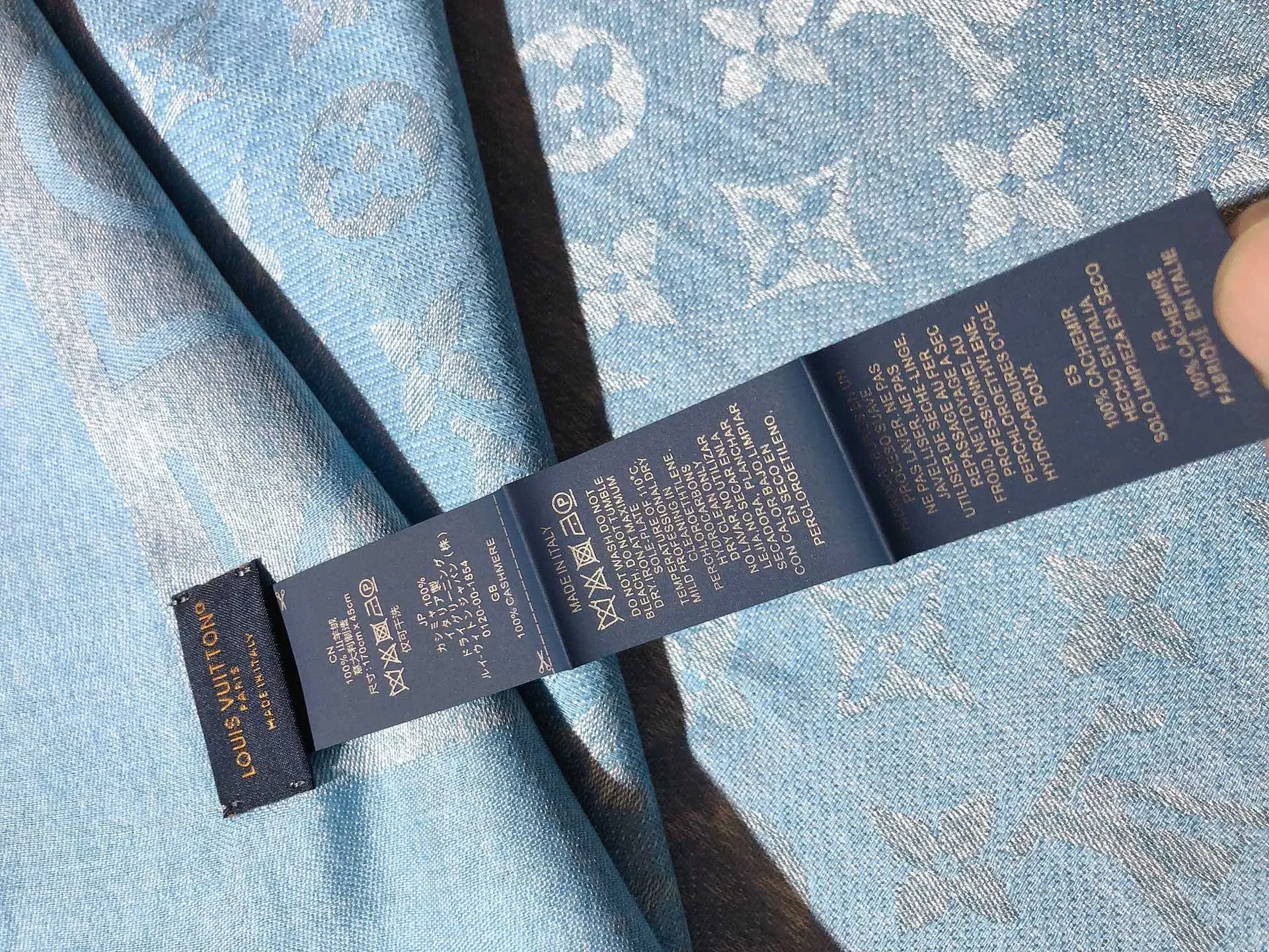 Шарфы Louis Vuitton 859946