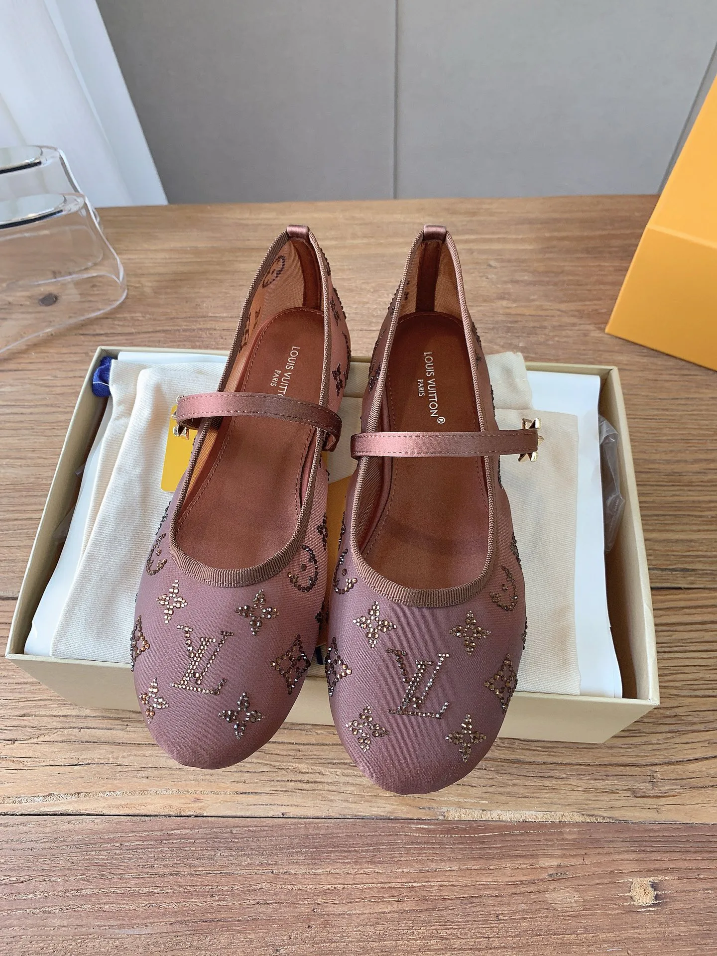 Балетки Женские Louis Vuitton 18365401