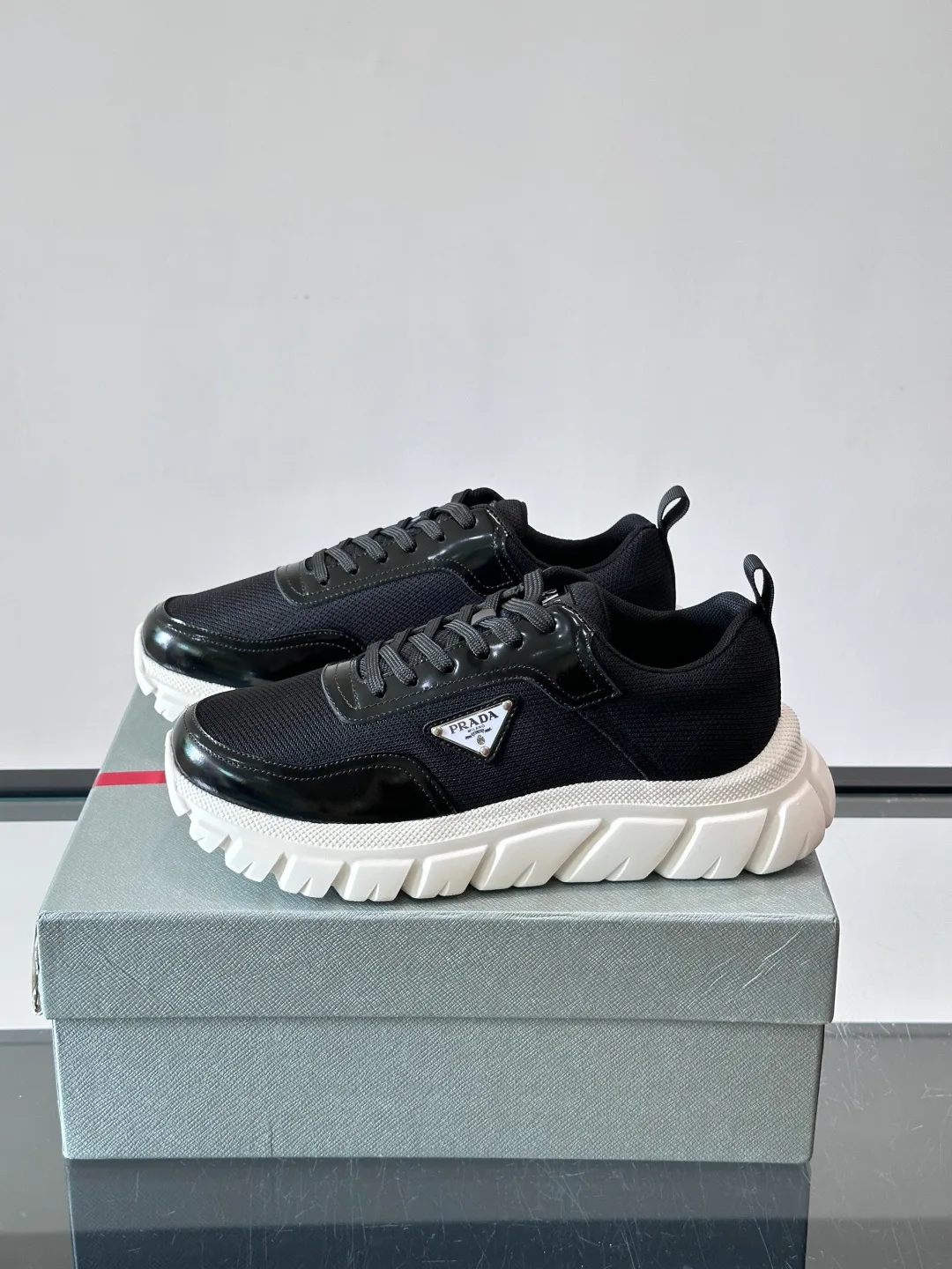 Кроссовки Женские Prada 17328735
