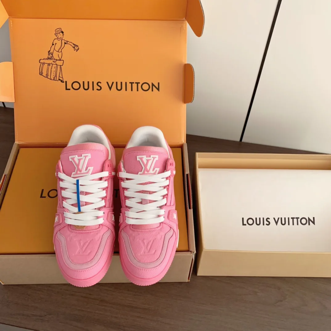 Кроссовки Женские Louis Vuitton 18625676