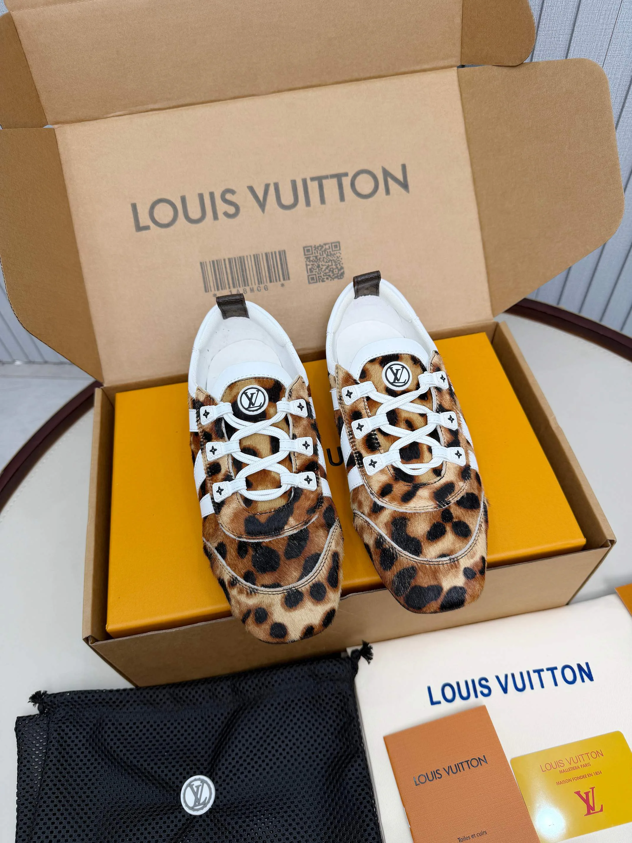 Кроссовки Женские Louis Vuitton 11250654
