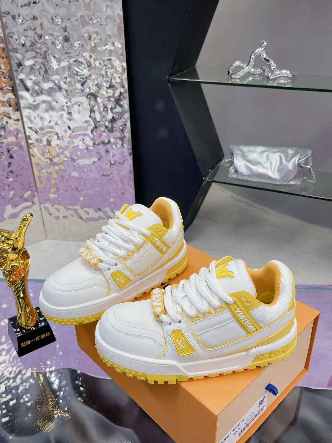 Кроссовки Женские Louis Vuitton 13074042