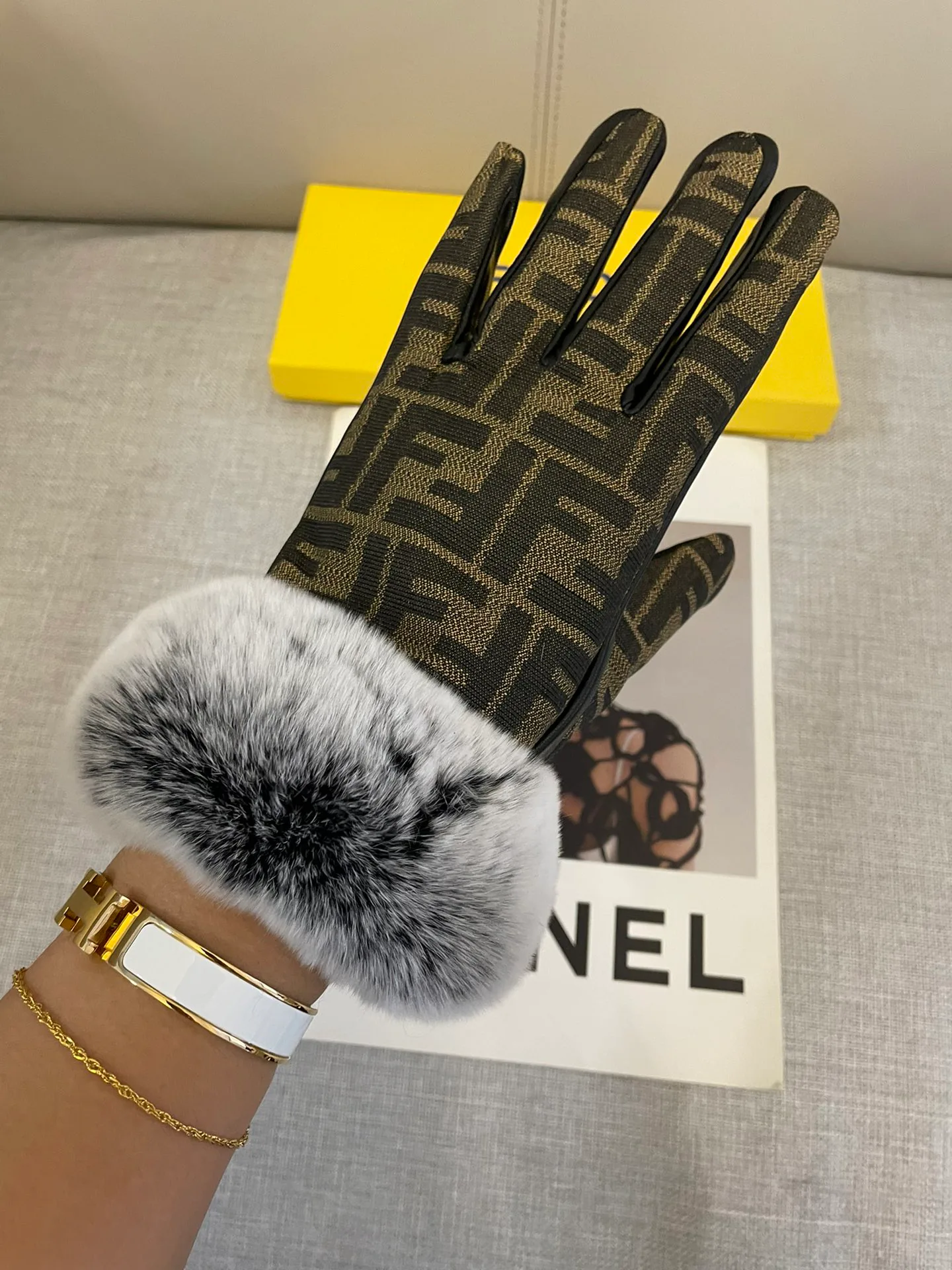 Перчатки Fendi 262316