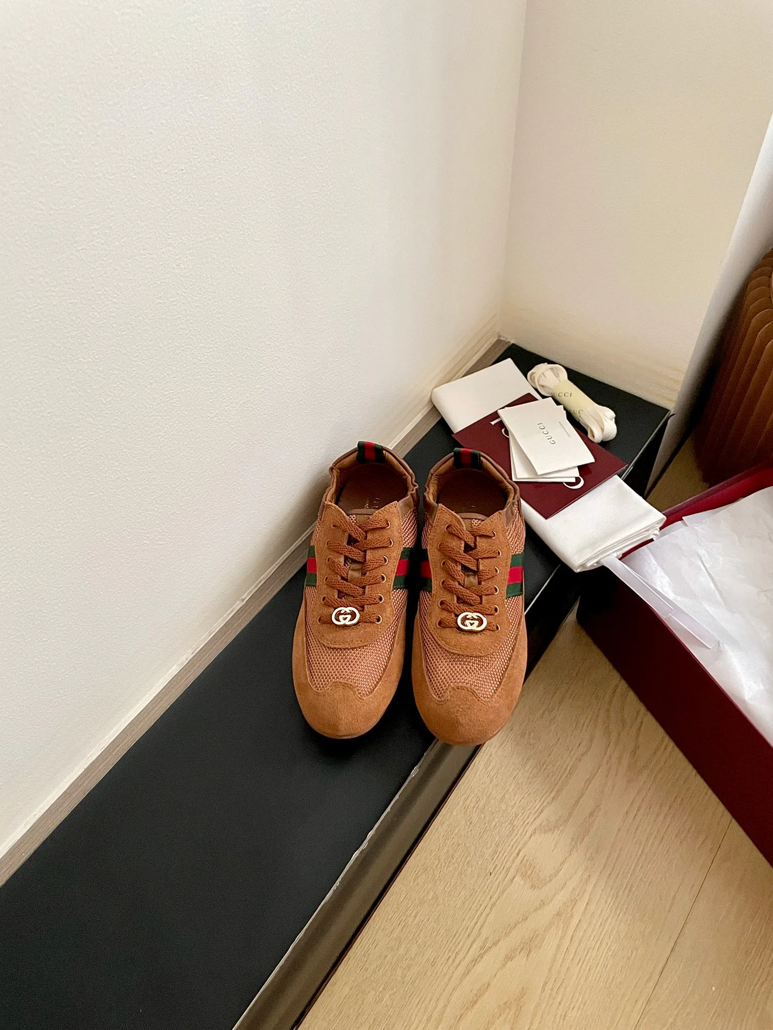 Кроссовки Женские Gucci 941865