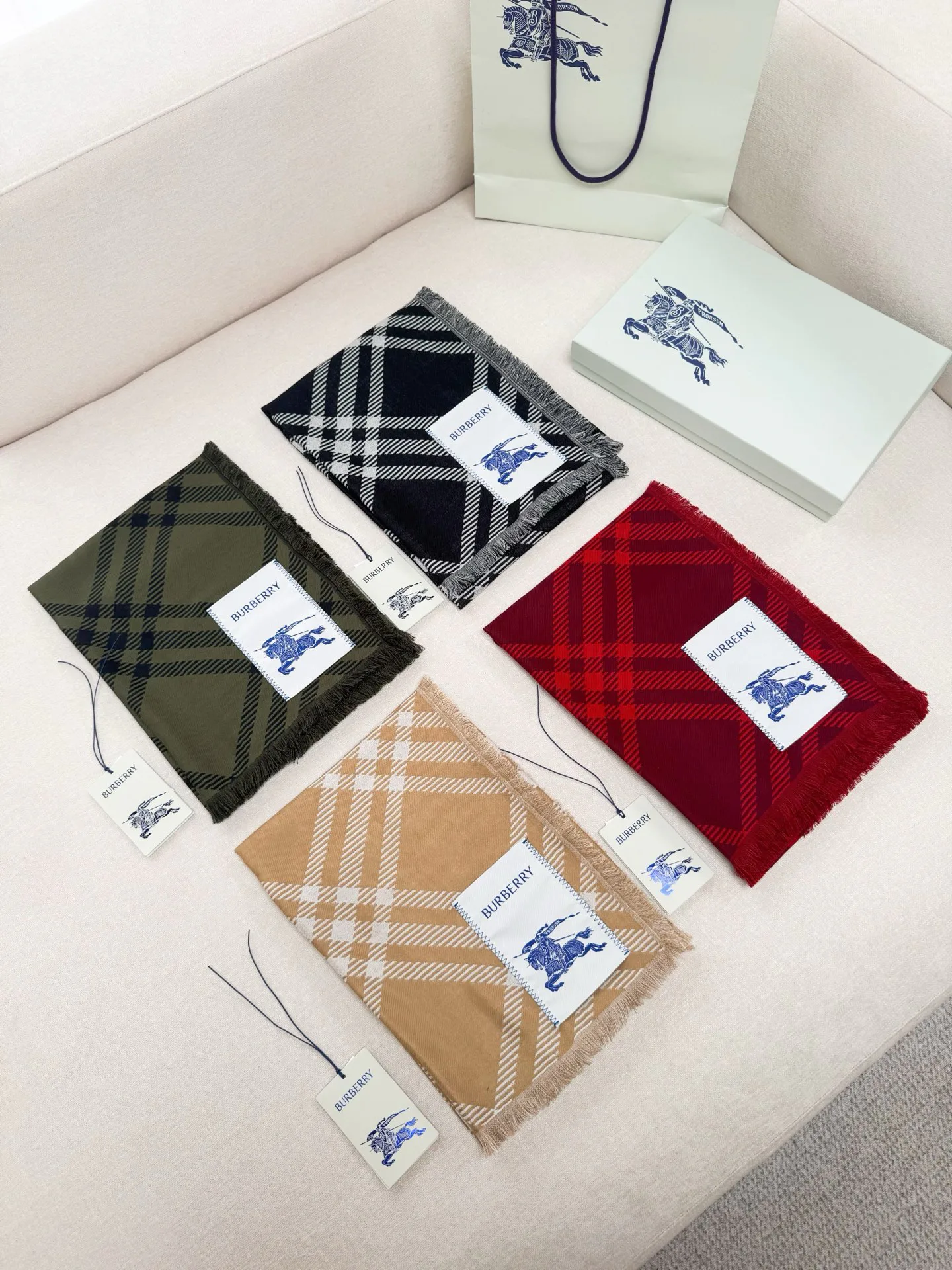 Шарфы Burberry 239865