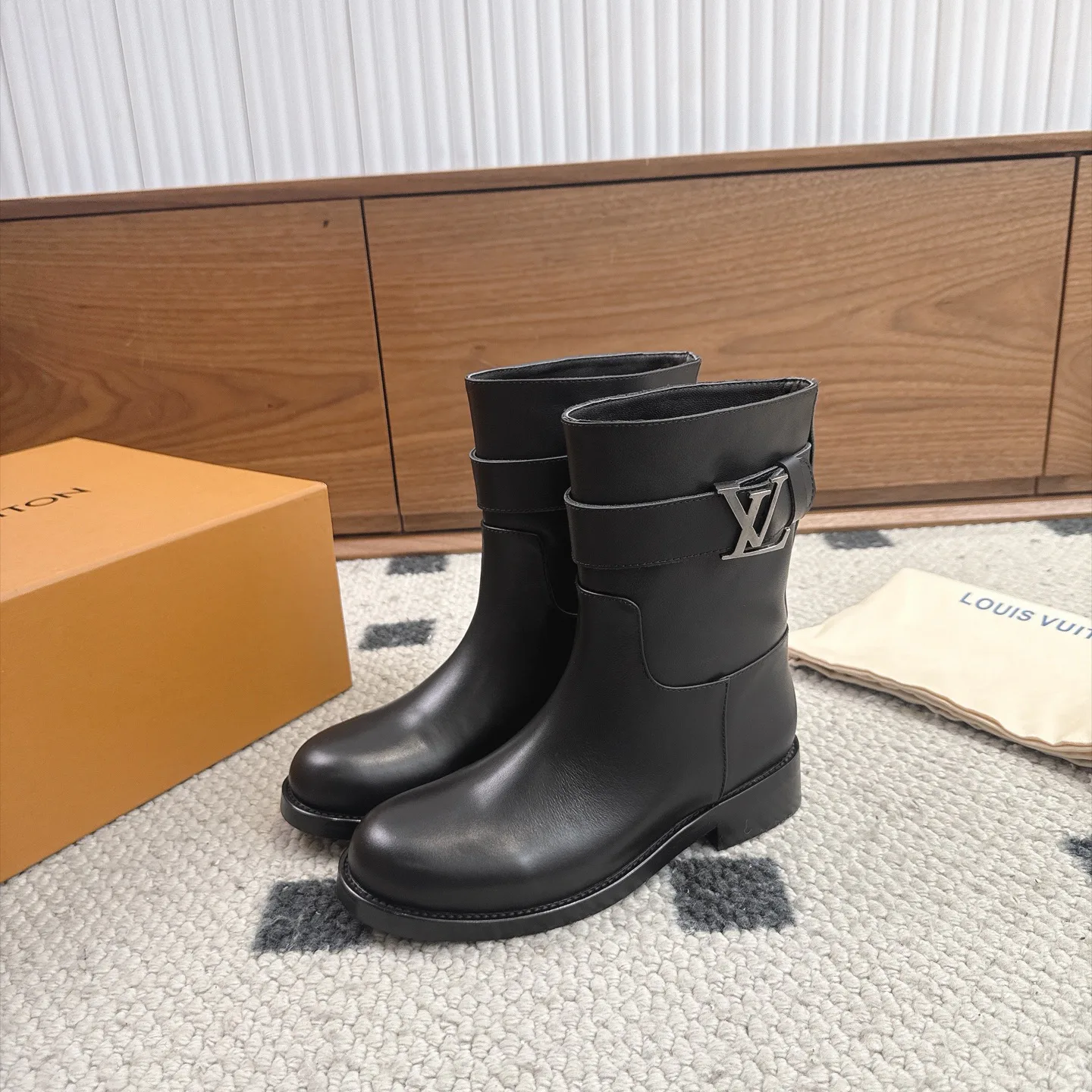 Ботинки Женские Louis Vuitton 18025531
