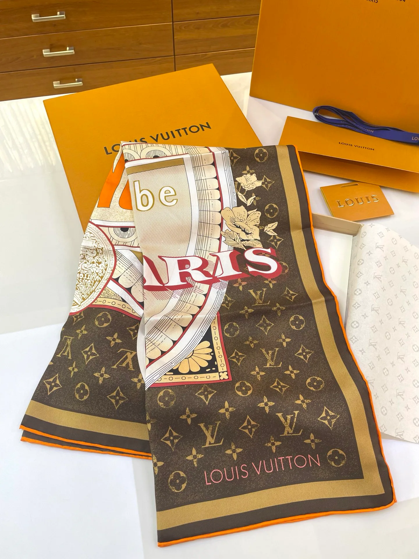 Шарфы Louis Vuitton 899689