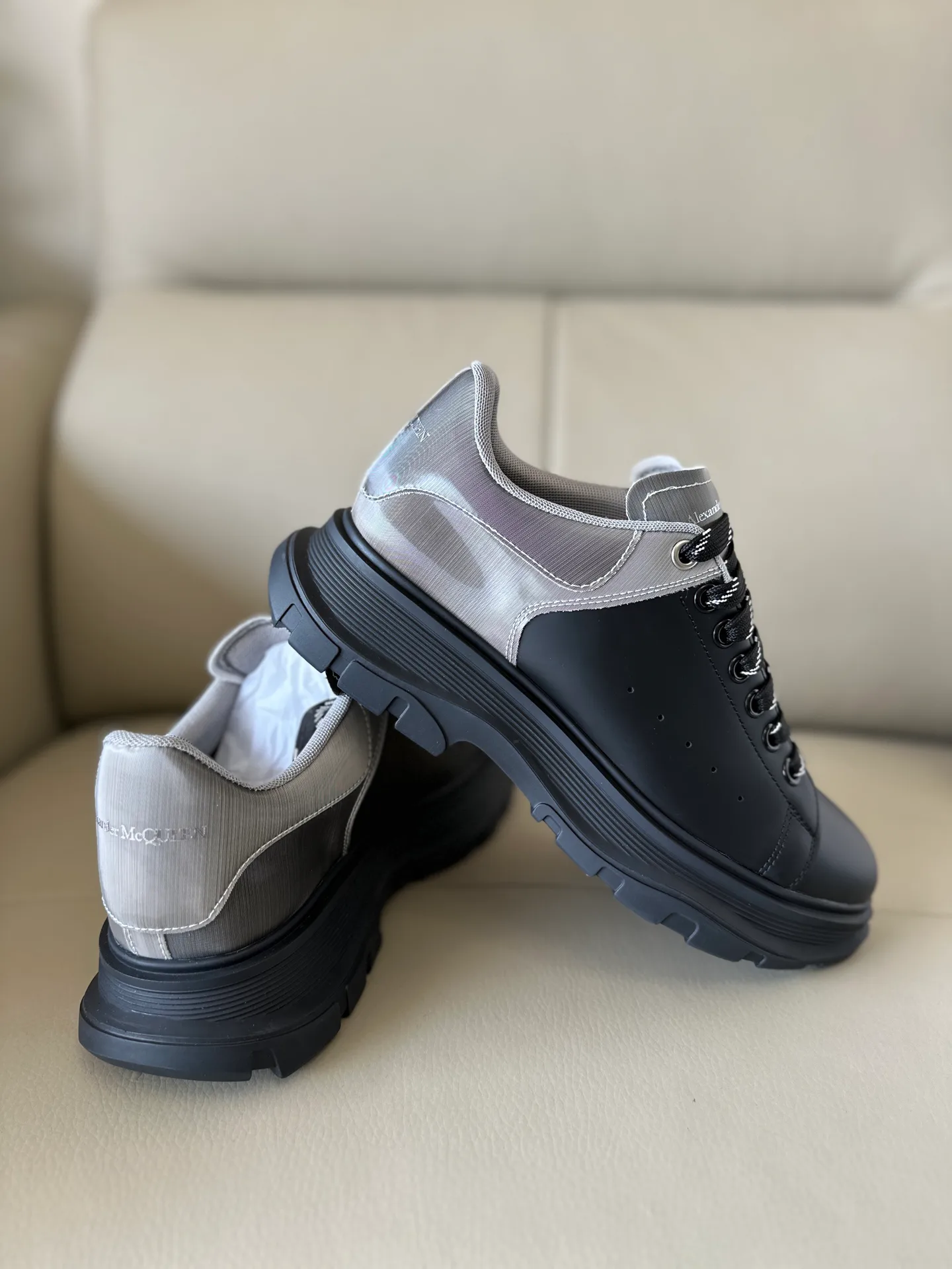 Кроссовки Женские Alexander Mcqueen 18616774