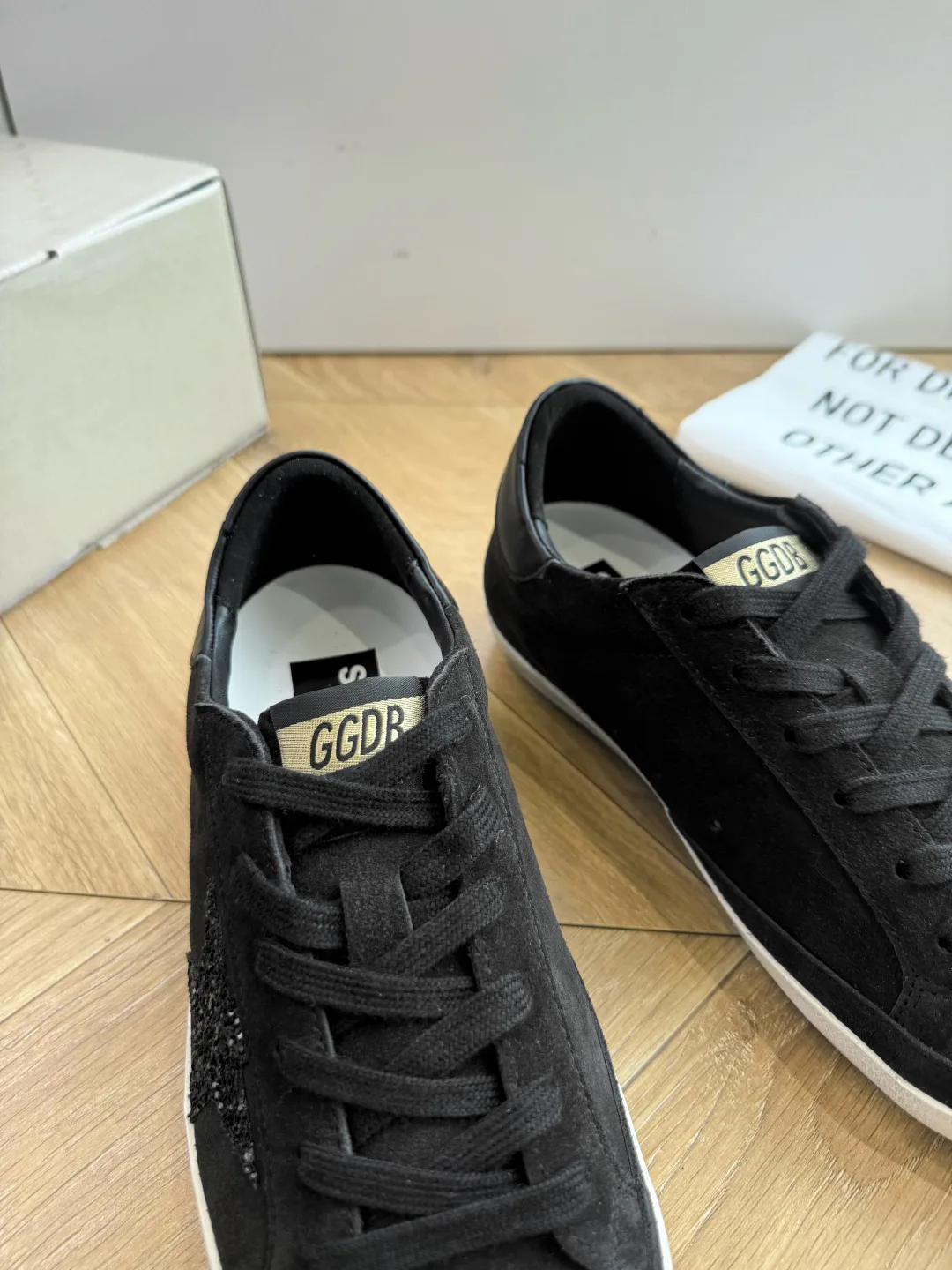 Кроссовки Женские Golden Goose 18801046