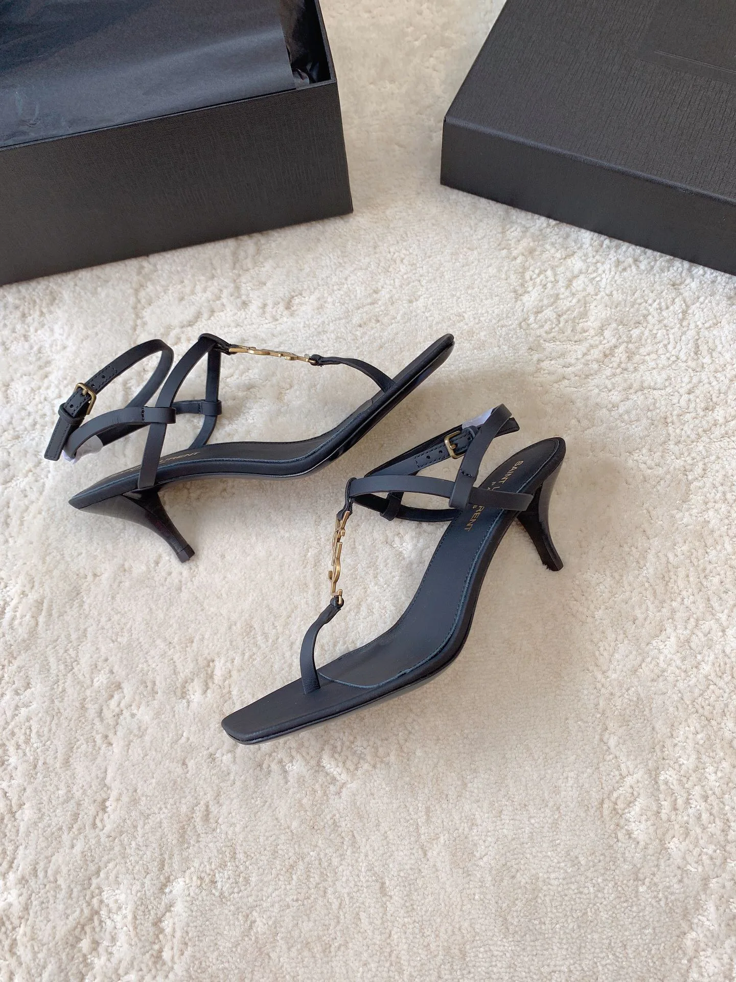 Босоножки Женские Saint Laurent 4289043