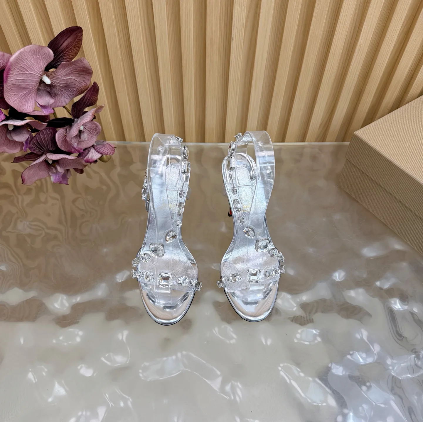 Туфли Женские Christian Louboutin 9396019