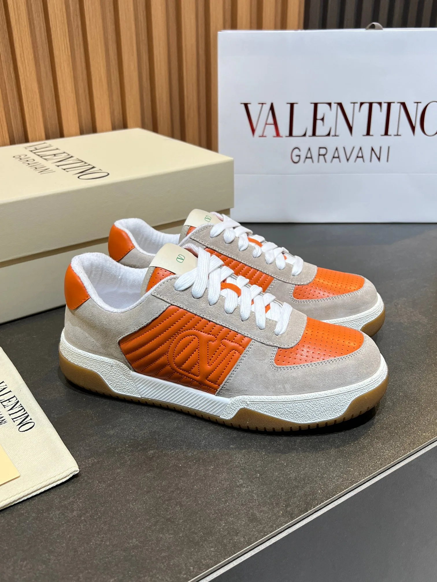 Кроссовки Женские Valentino 11679384