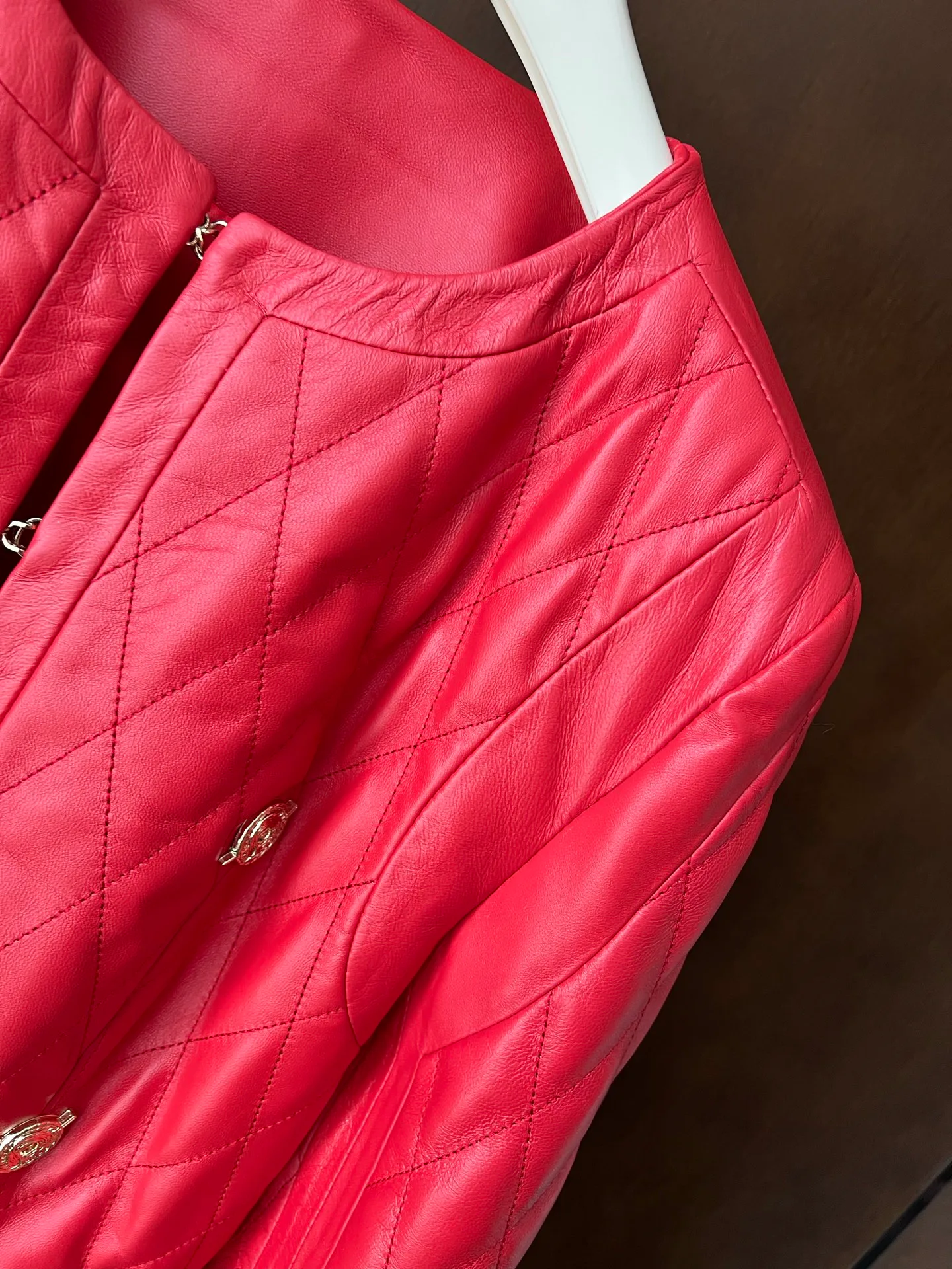 Кожаные Куртки И Дублёнки Женские Celine 9101660