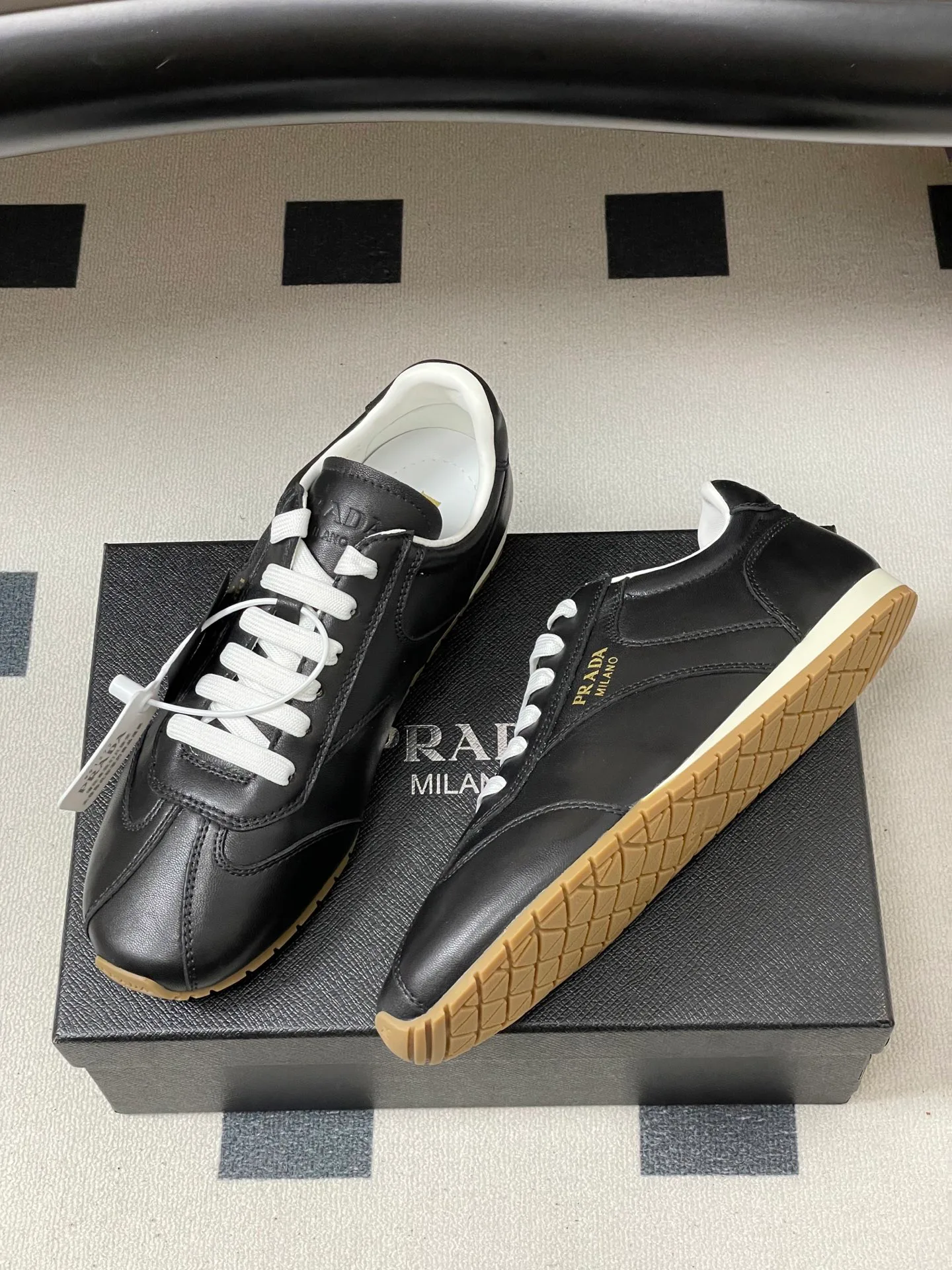 Кроссовки Женские Prada 11160246