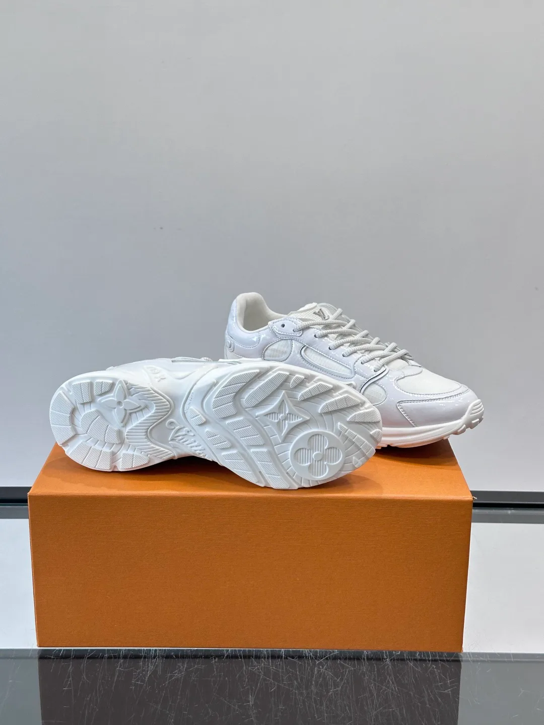 Кроссовки Женские Louis Vuitton 12961529