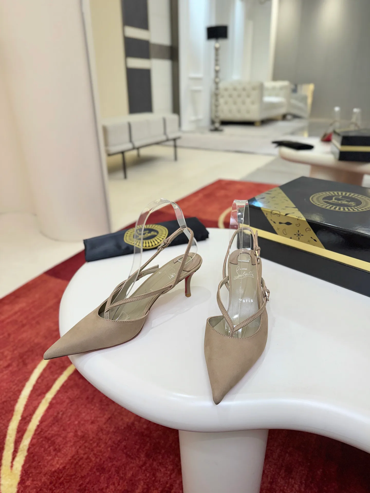 Туфли Женские Christian Louboutin 18821442
