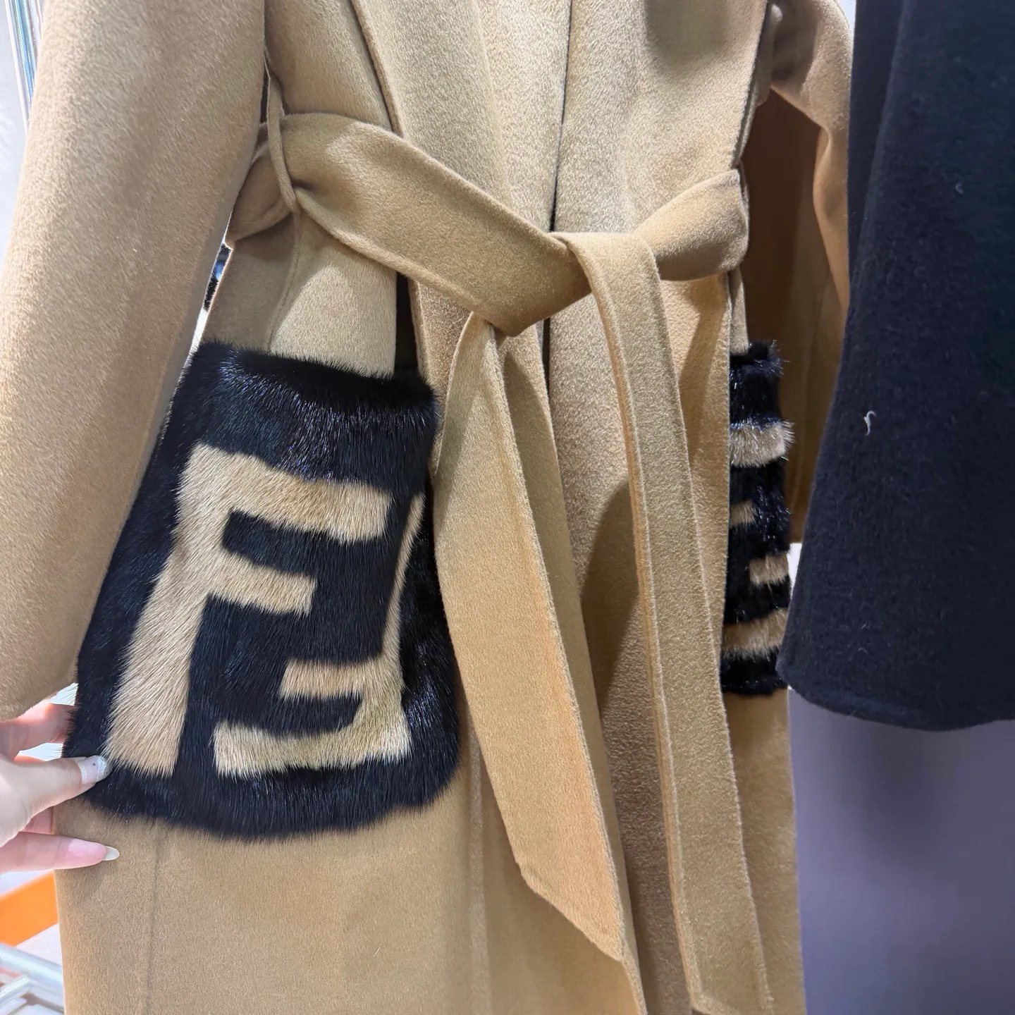 Пальто Женские Fendi 19260068