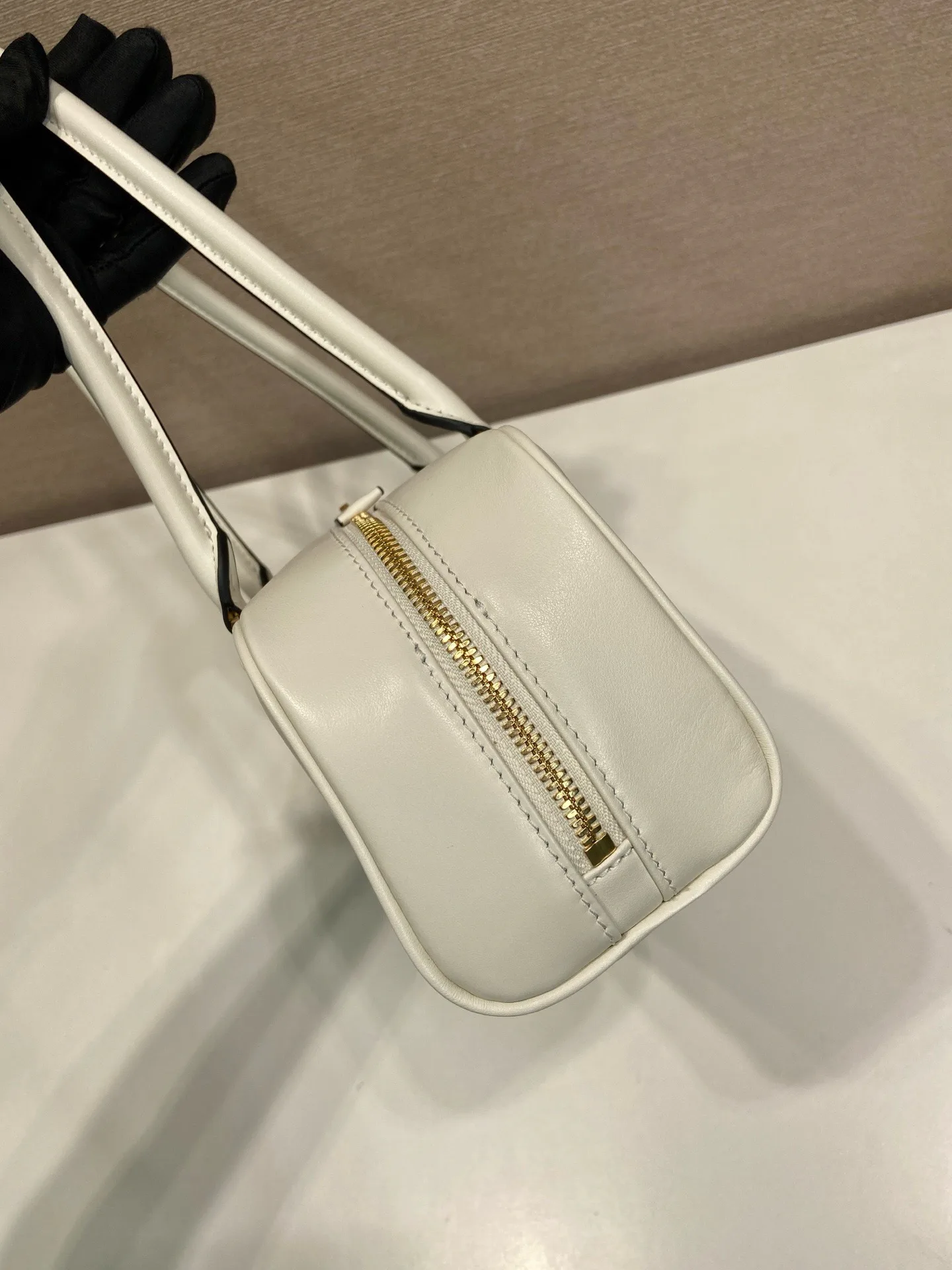 Классические Сумки Женские Prada 17278494