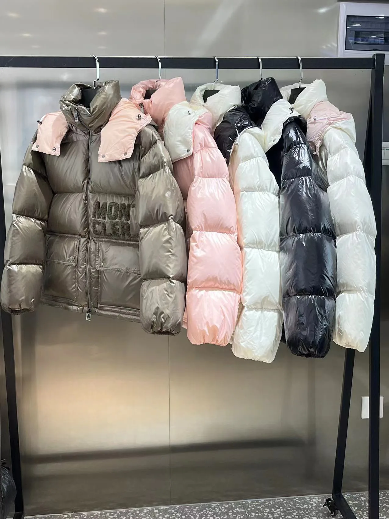 Куртки И Пуховики Женские Moncler 18710379