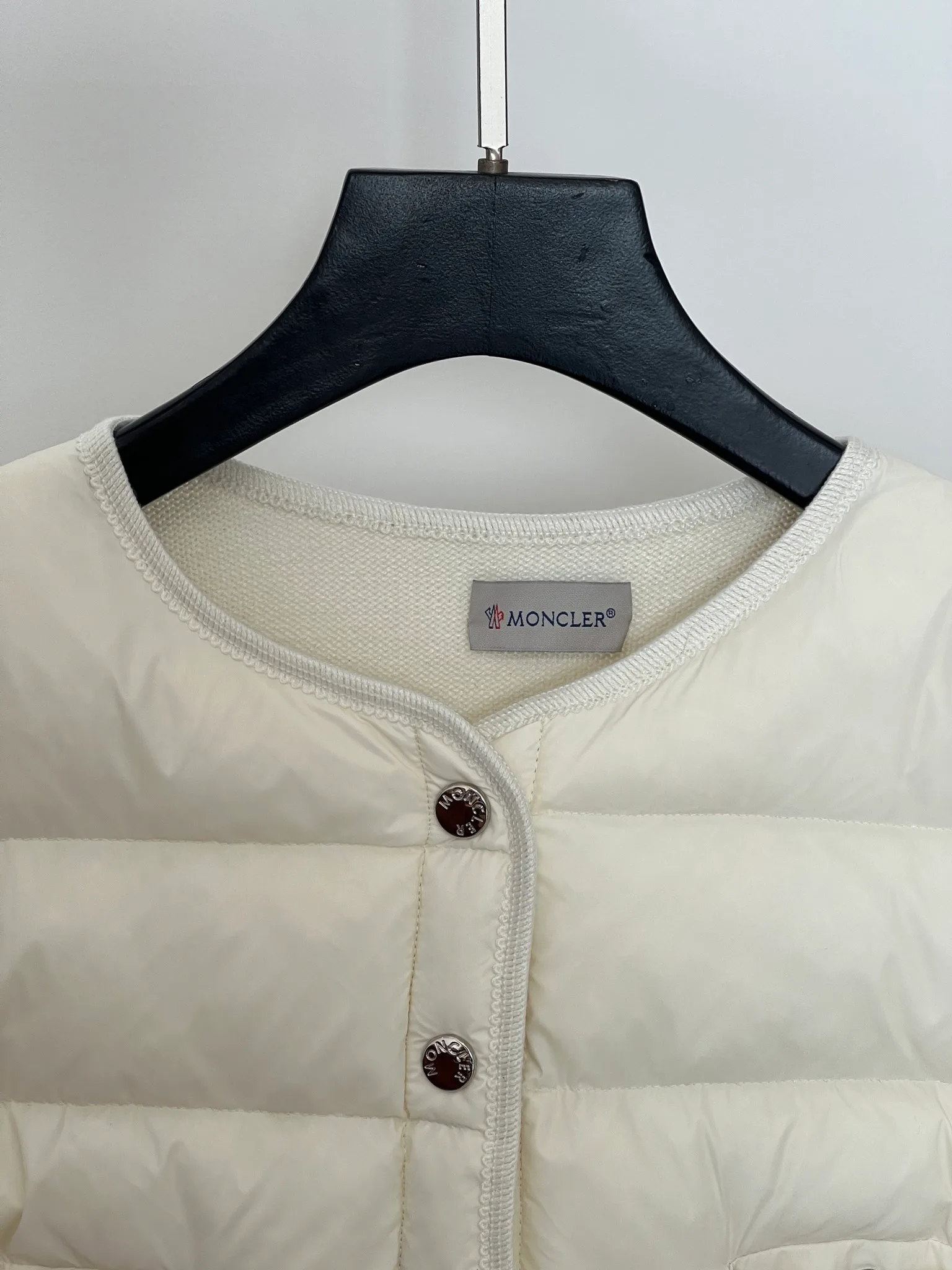 Куртки И Пуховики Женские Moncler 18416142