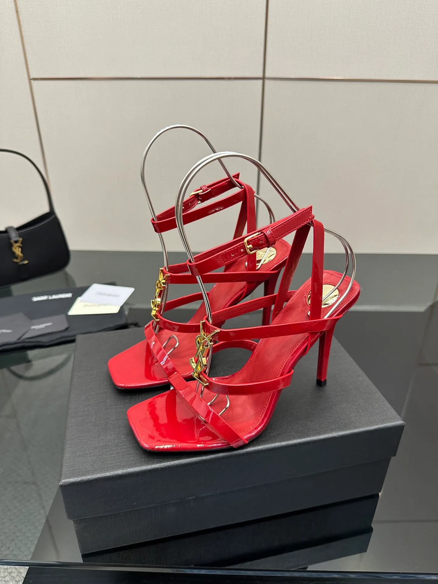 Босоножки Женские Saint Laurent 13164405