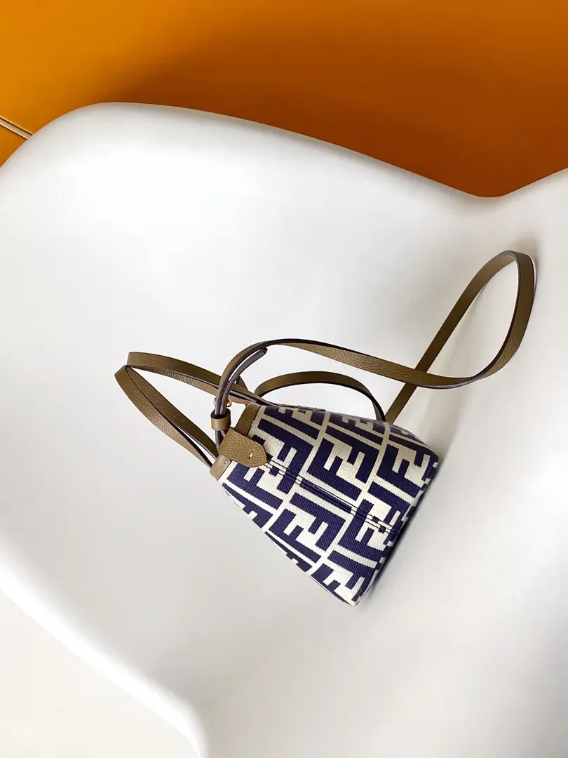 Сумки На Ремне Женские Fendi 293039