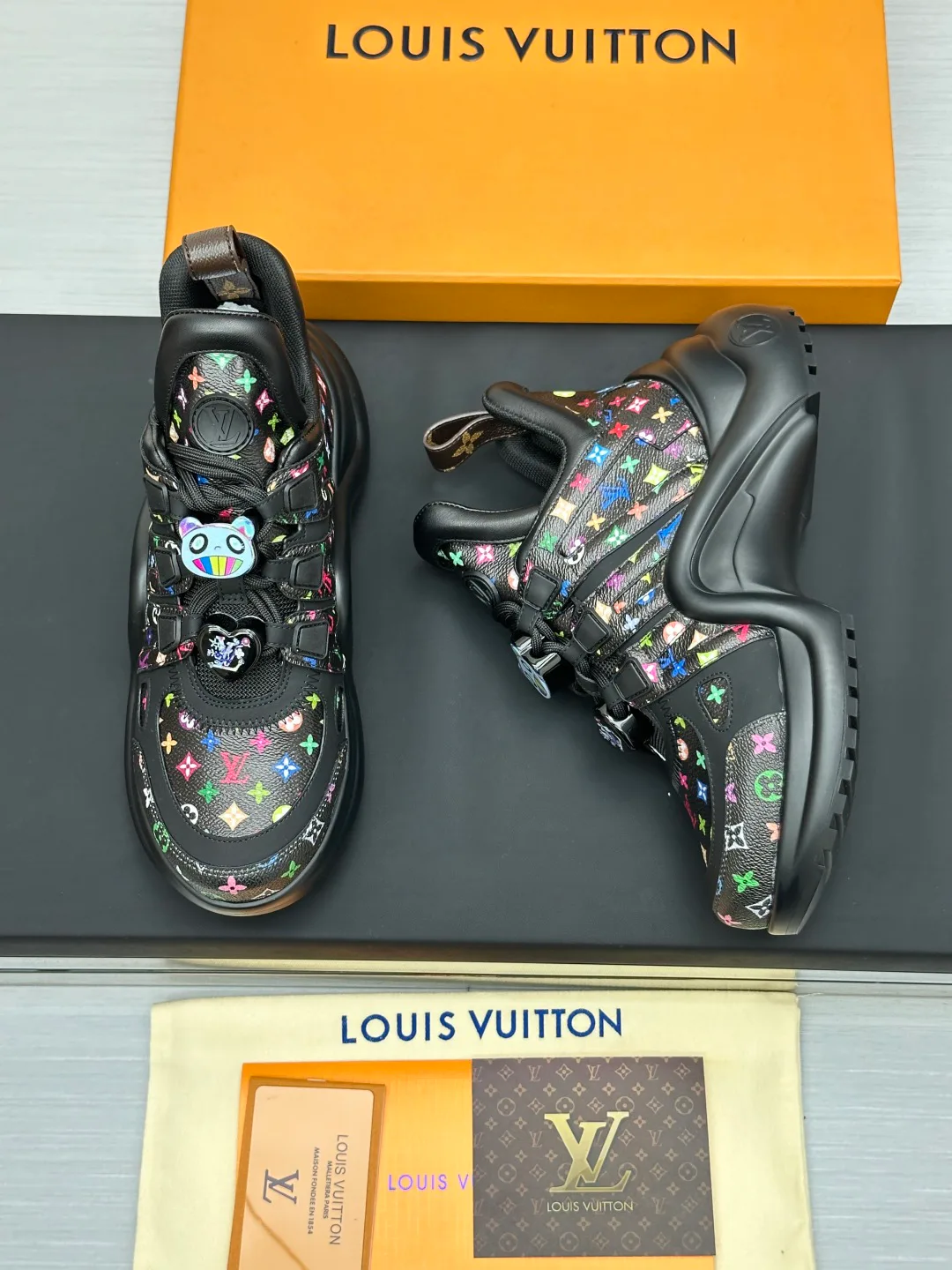 Кроссовки Женские Louis Vuitton 31129