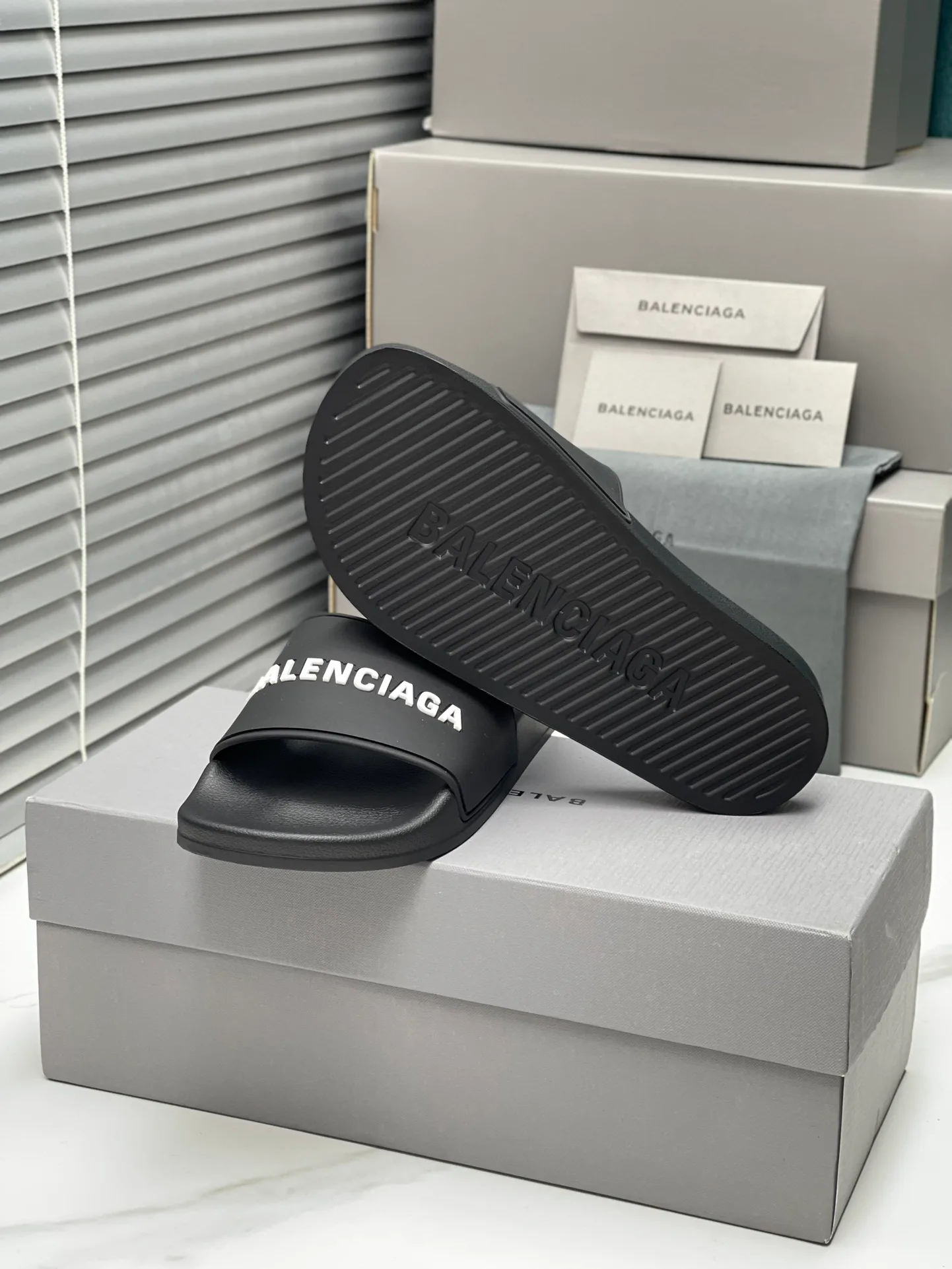 Шлепанцы Женские Balenciaga 21924