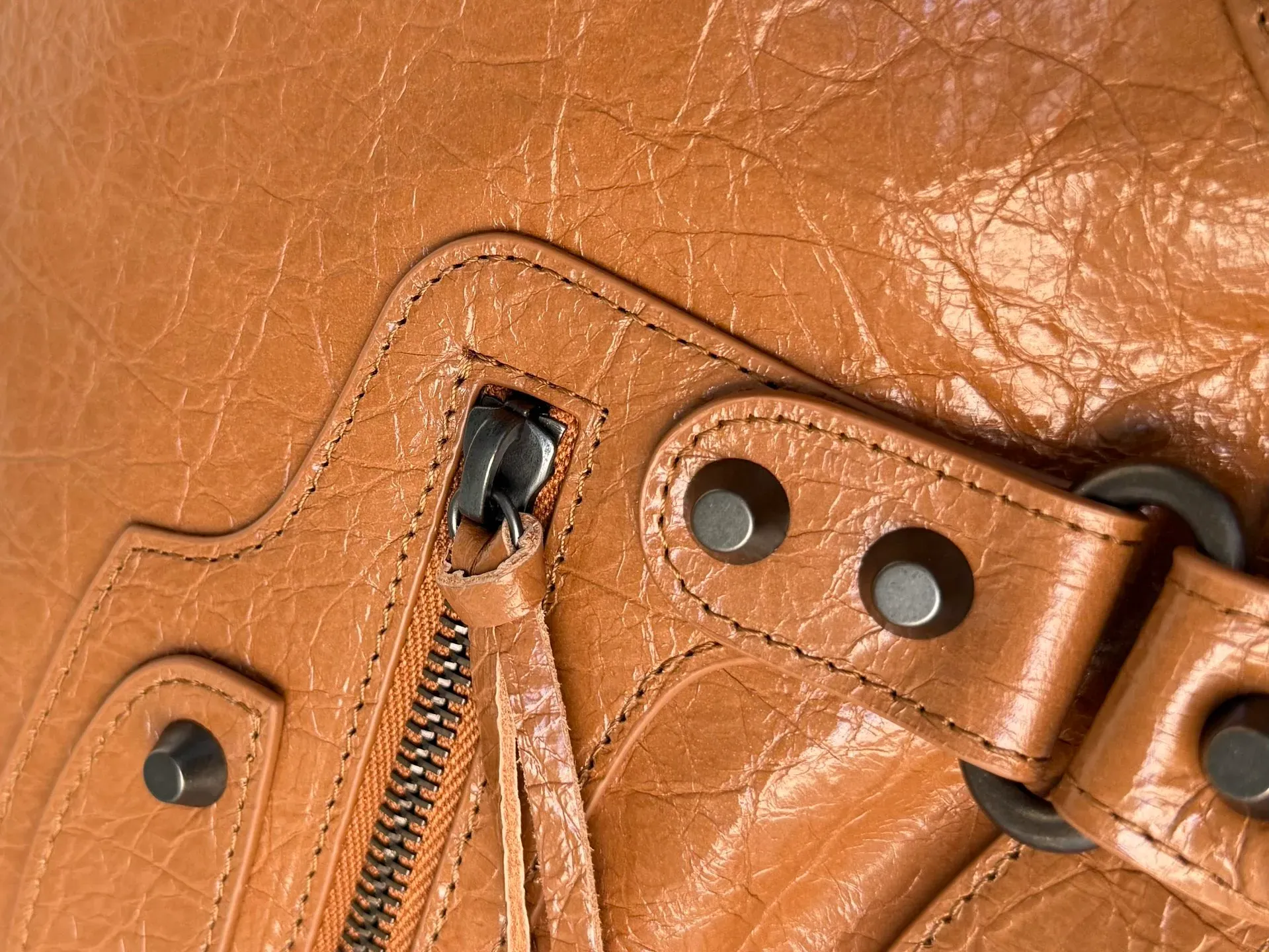 Сумки На Ремне Женские Balenciaga 567170