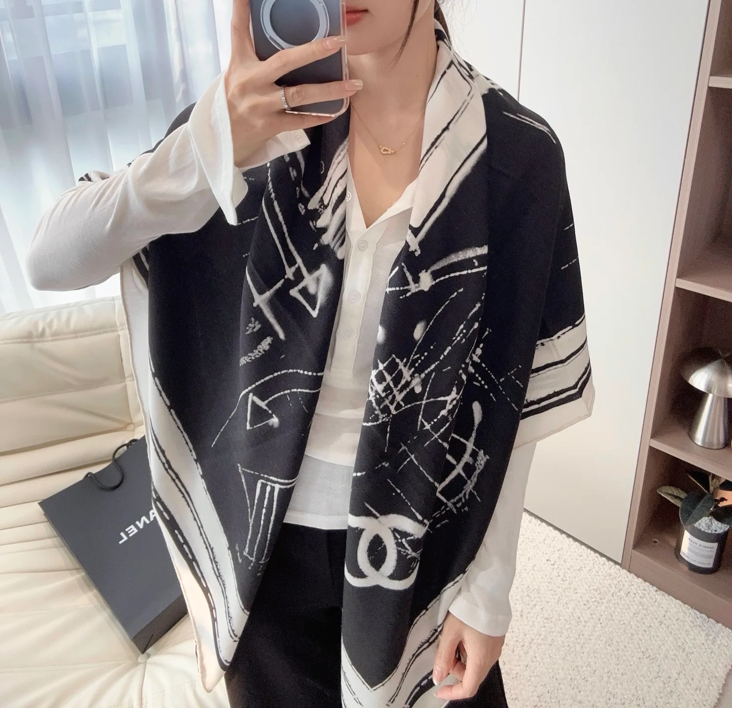 Платки Chanel 18675798