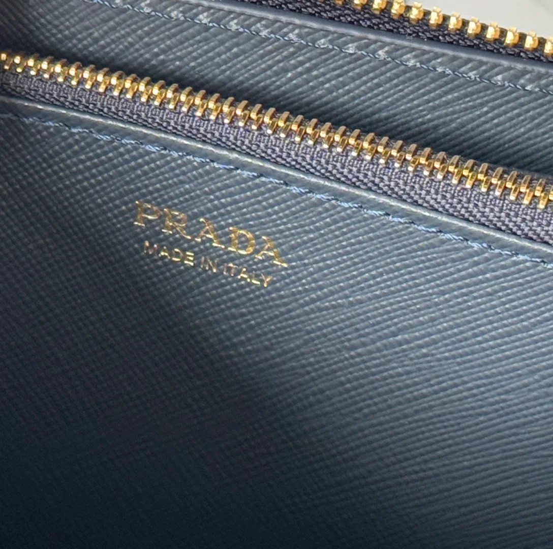 Клатчи Женские Prada 17999860