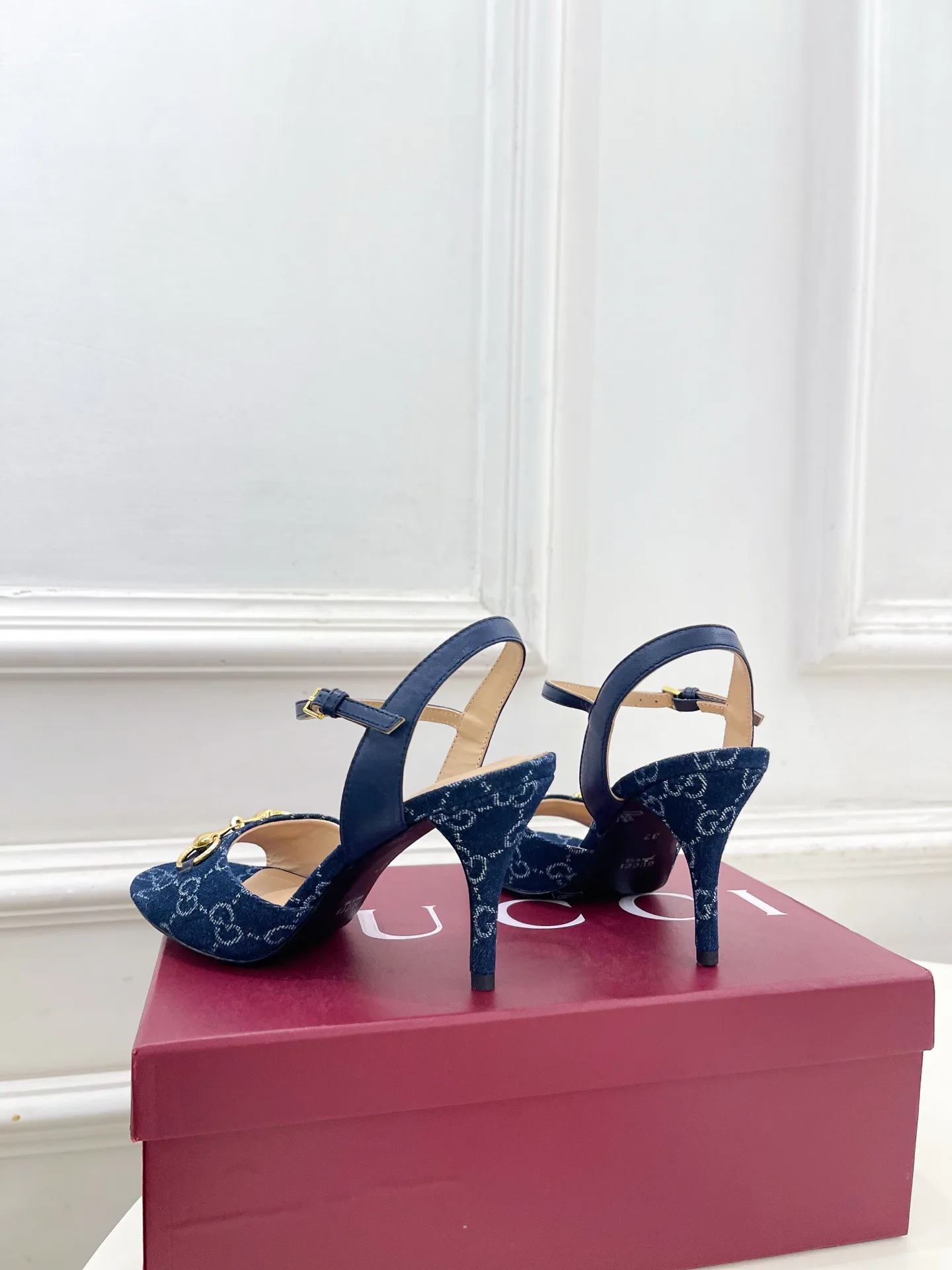 Босоножки Женские Gucci 13218180