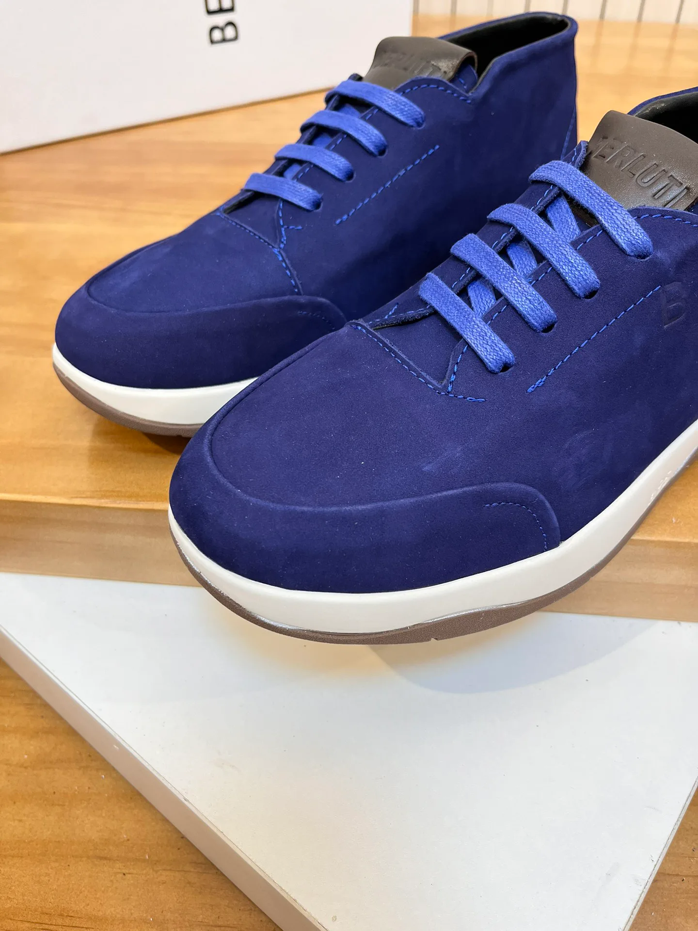 Кроссовки Женские Berluti 462856