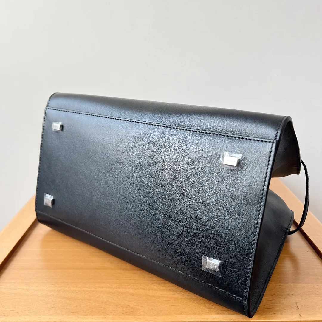 Классические Сумки Женские The Row 116210