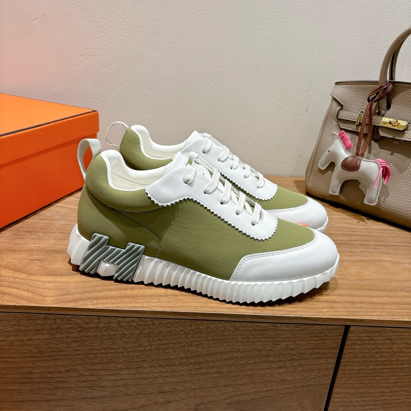 Кроссовки Женские Hermes 9915125