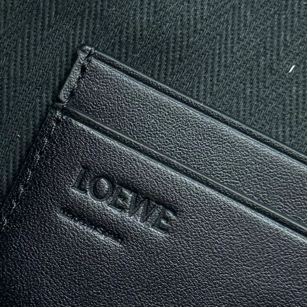 Клатчи Женские Loewe 18116459