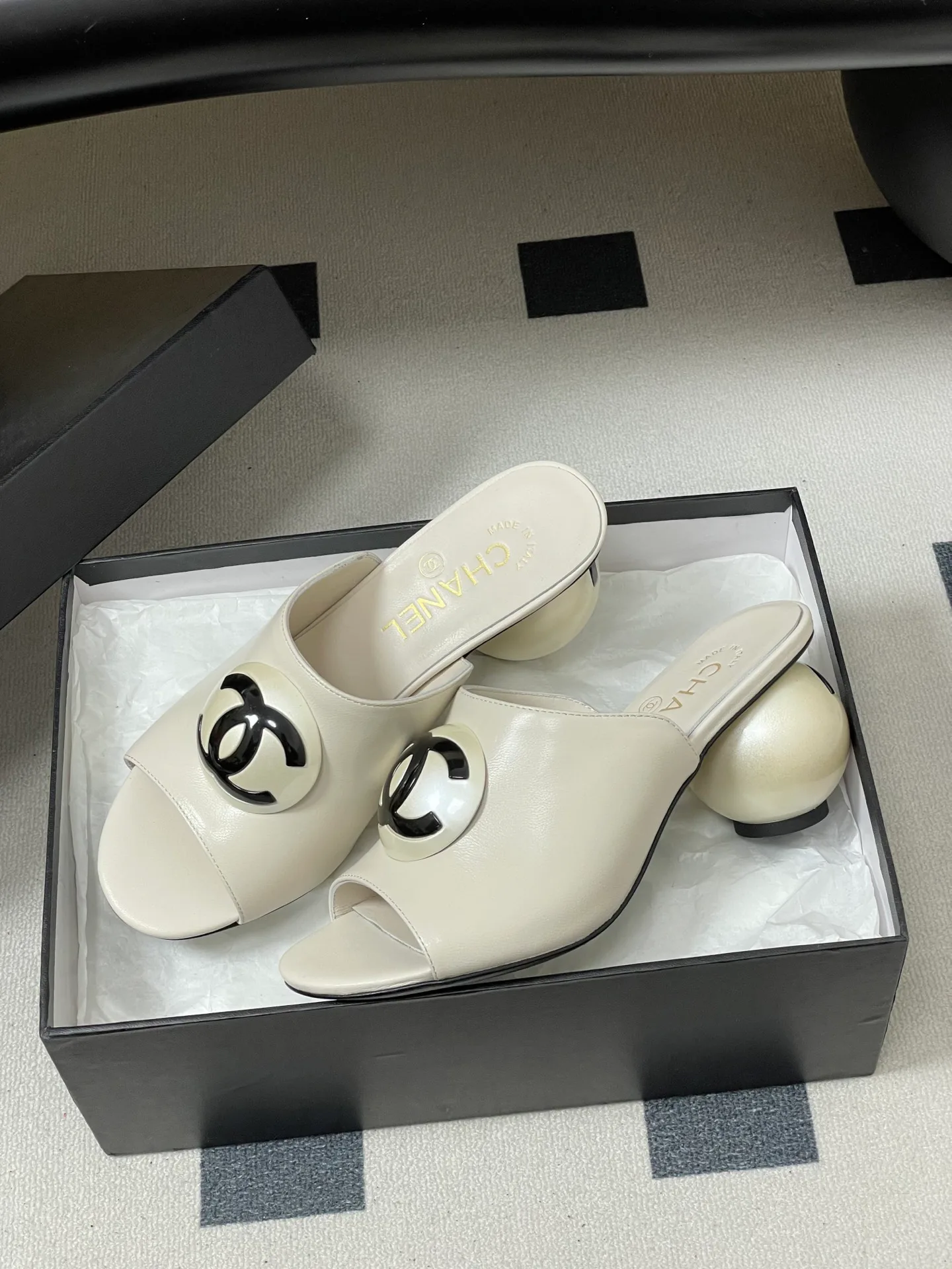 Босоножки Женские Chanel 10993917