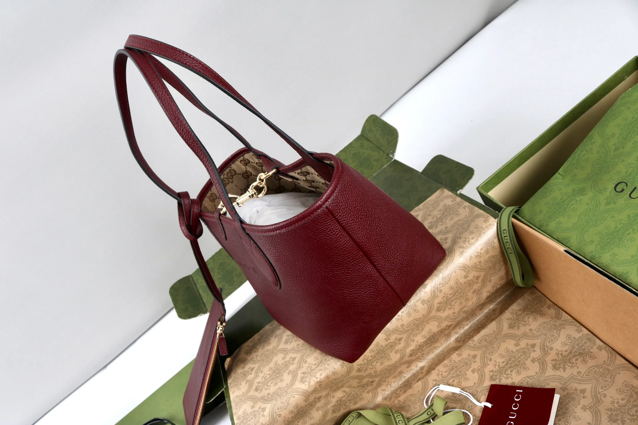 Классические Сумки Женские Gucci 393582