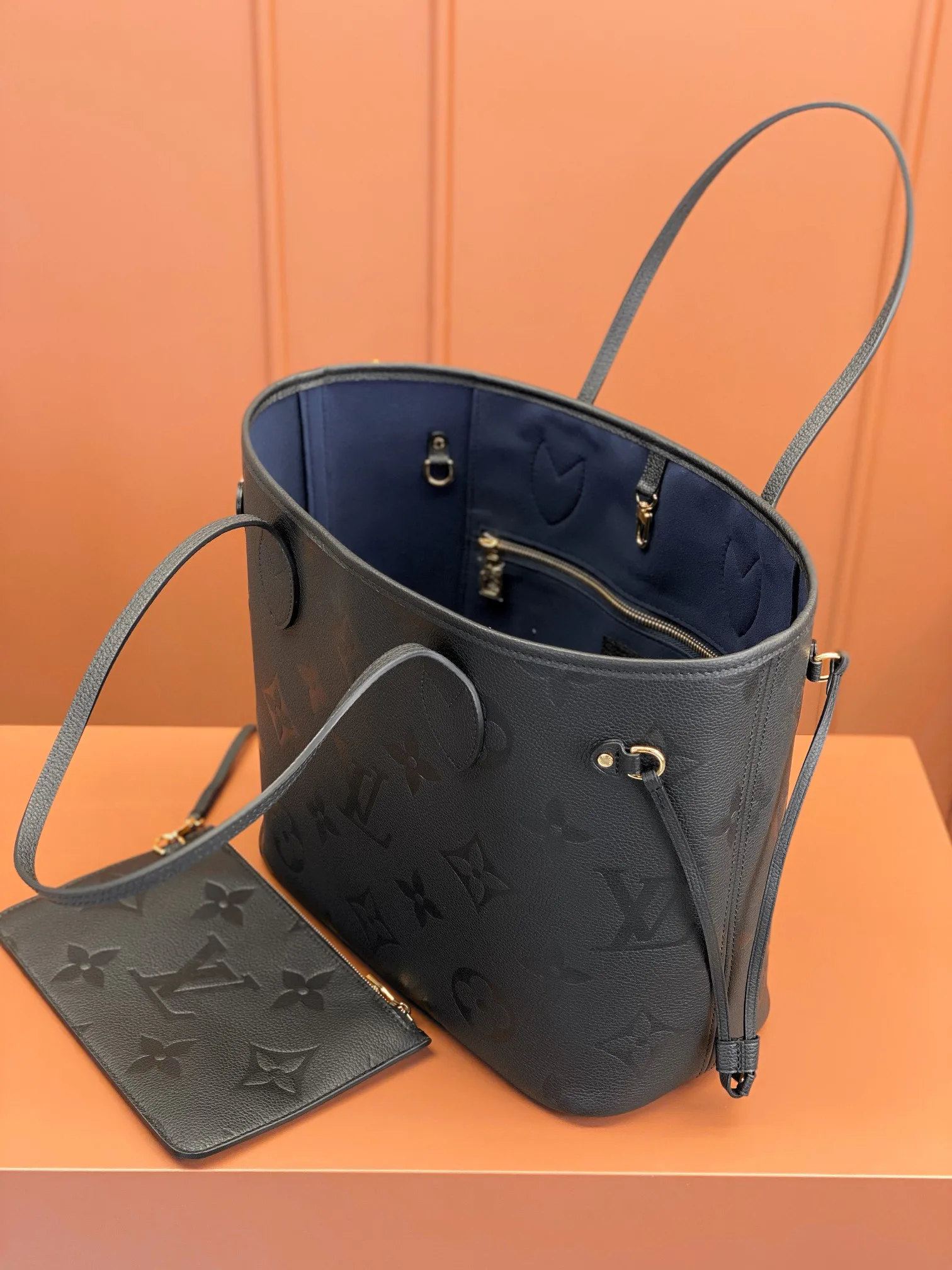 Классические Сумки Женские Louis Vuitton 17844902