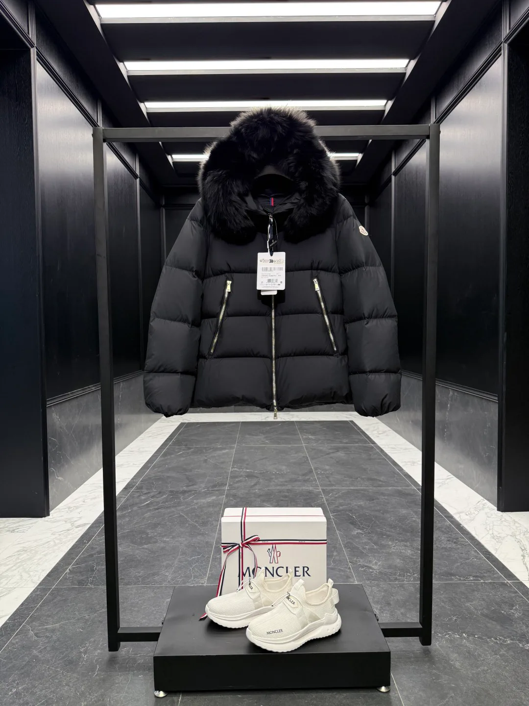 Куртки И Пуховики Женские Moncler 18510381