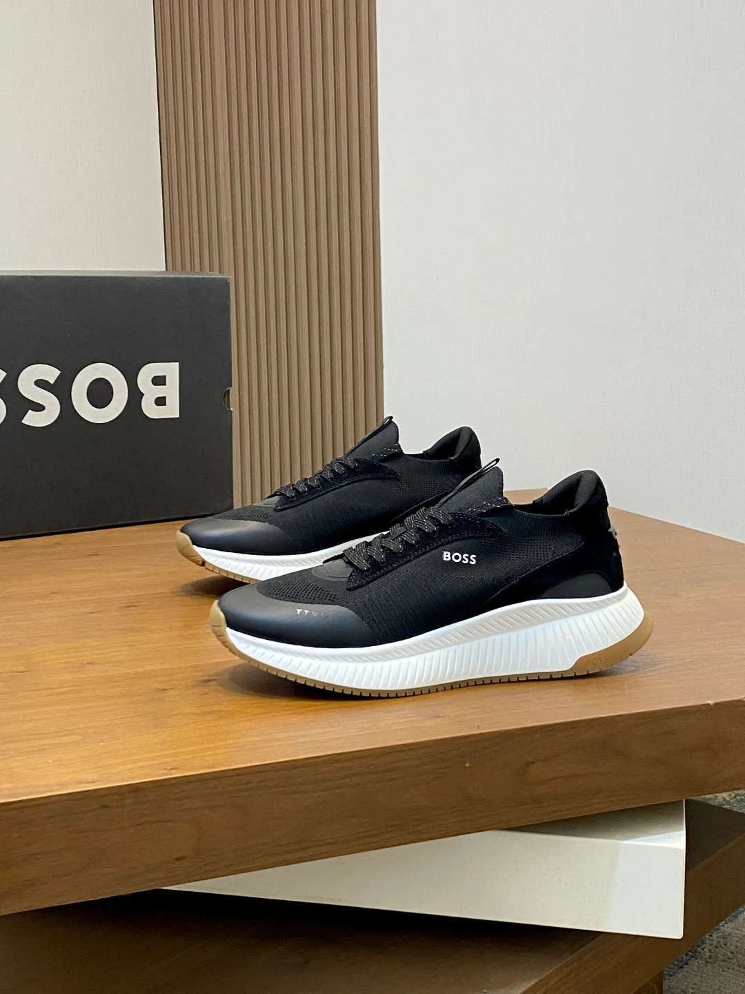 Кроссовки Мужские Hugo Boss 2030102